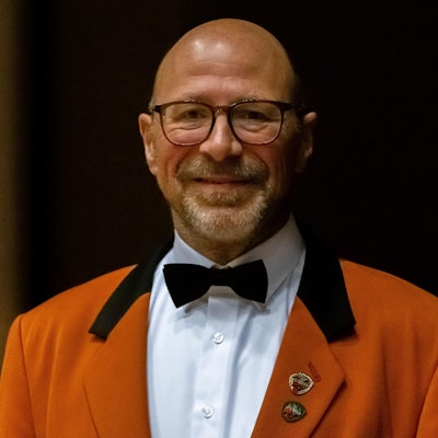 Rolf Faymonville (im Porträt) leitet den Musikverein Frielingsdorf.