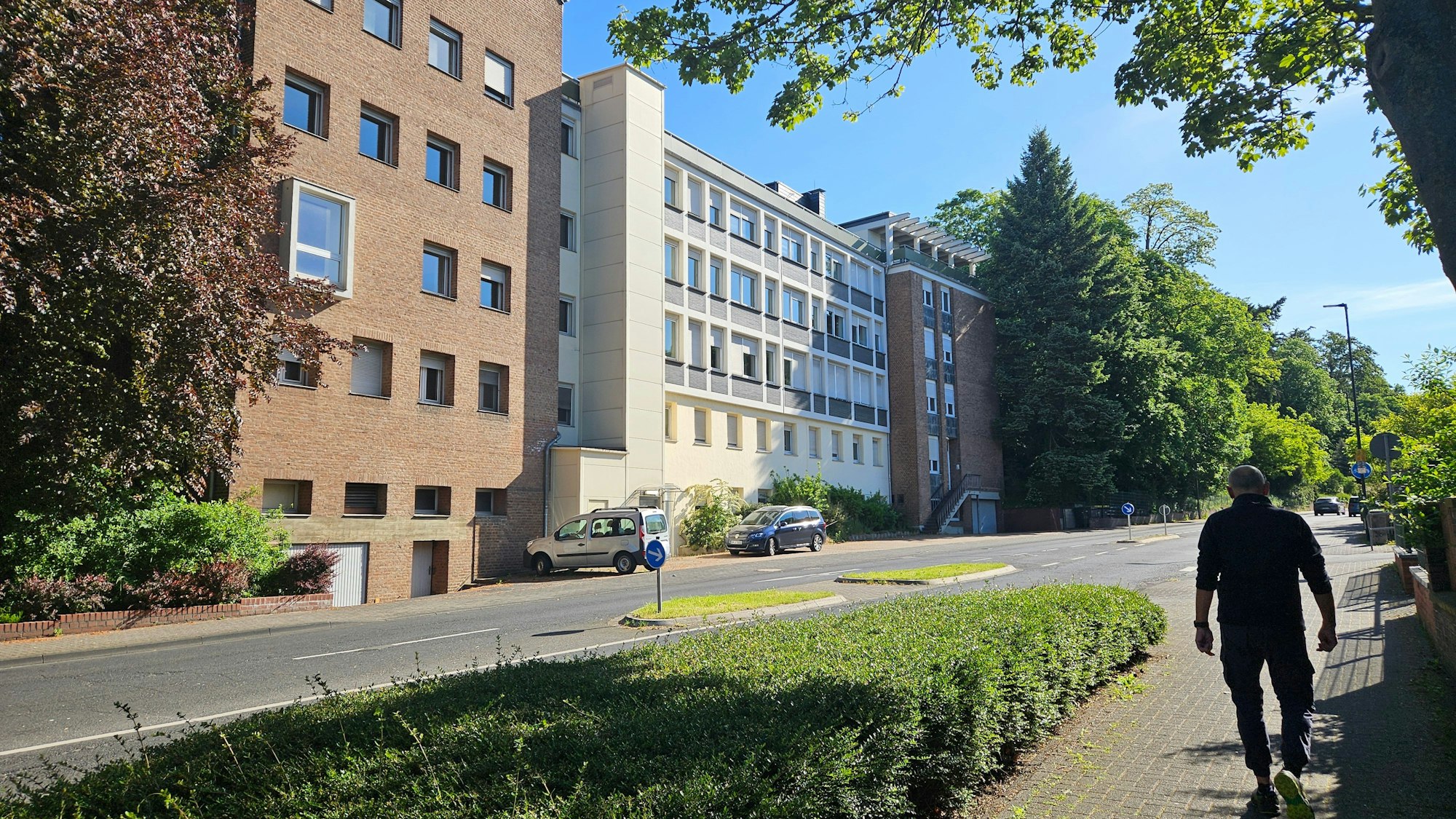Zu sehen ist das Kloster der Salvatorianerinnen in Horrem, das zu einem Haus der Bildung umgebaut werden soll.