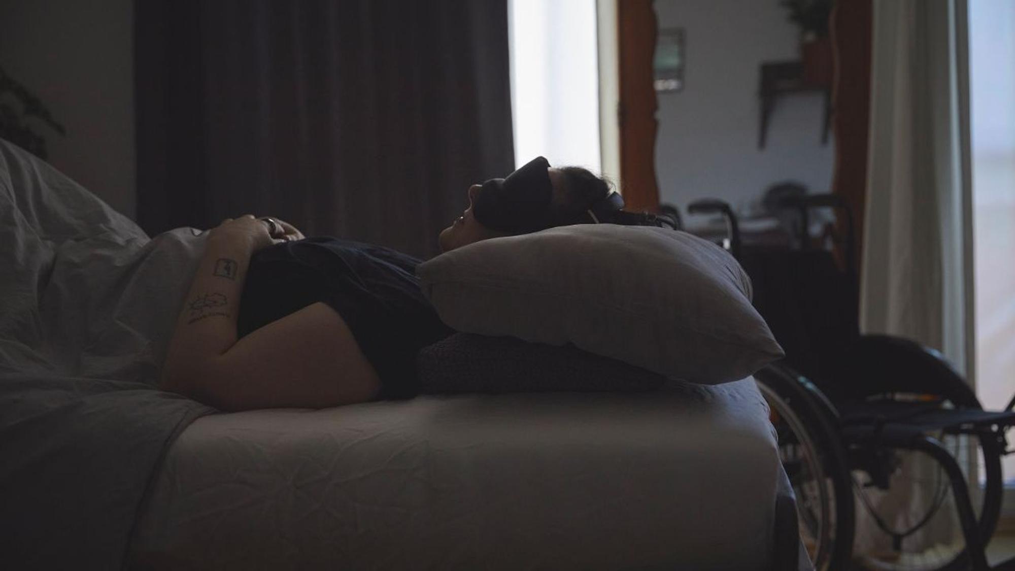 Betroffene von ME/CFS sind oft tagelang unter Schmerzen ans Bett gefesselt. (Symbolbild)