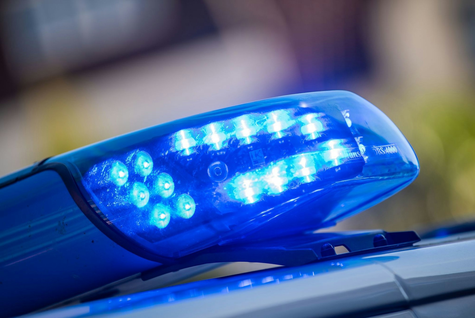 Polizeibeamte nahmen den 33-Jährigen in der Nähe des Tatorts fest. (Symbolbild)