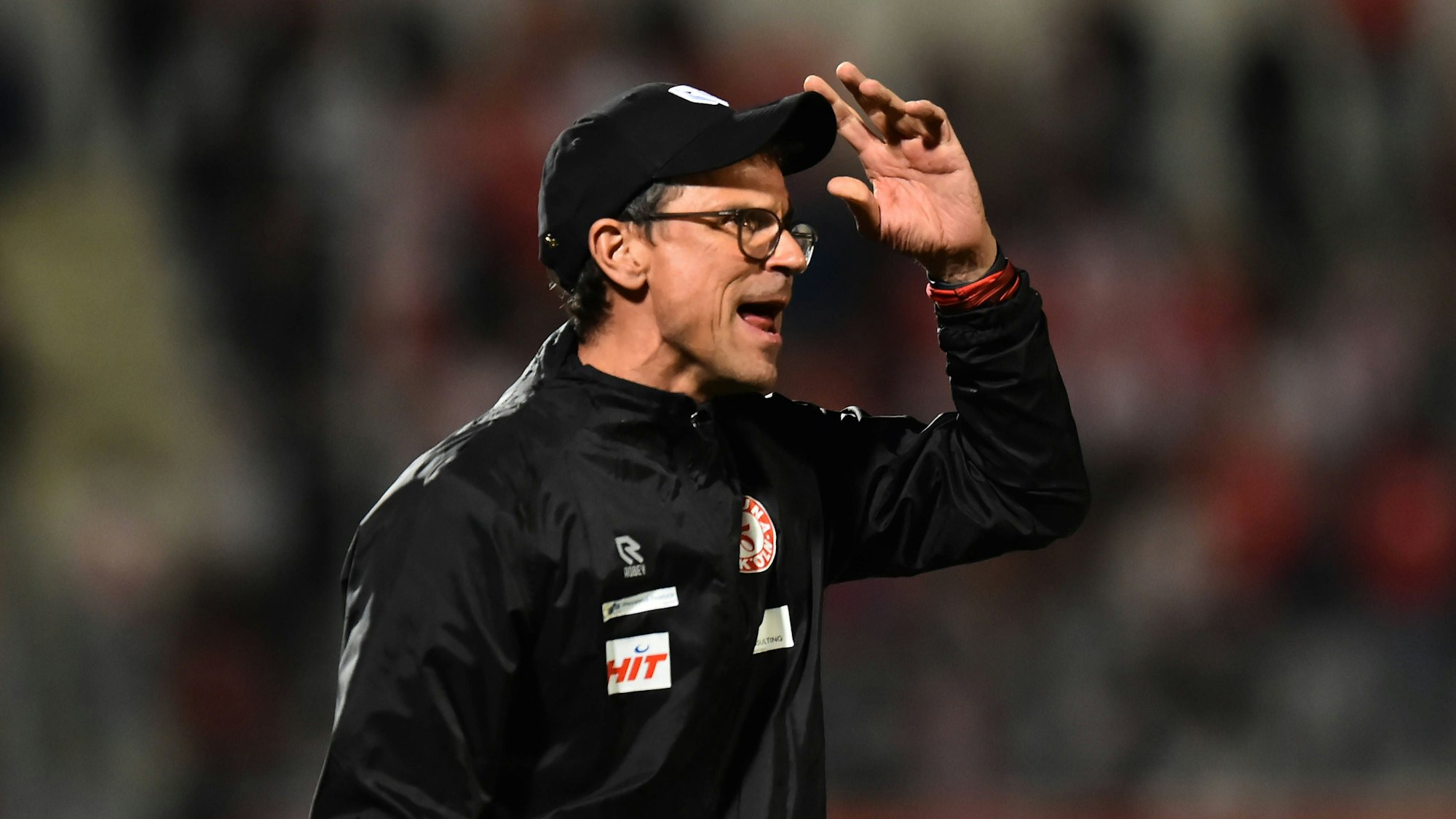 Fußball Herren Regionalliga West Saison 2024/2025 28. Spieltag: Rot-Weiß Oberhausen - Fortuna Köln am 04.04.2025 im Stadion Niederrhein in Oberhausen Matthias Mink Trainer Fortuna Köln Nordrhein-Westfalen Deutschland *** Soccer Mens Regionalliga West Season 2024 2025 28 Matchday Red White Oberhausen Fortuna Cologne on 04 04 2025 at Stadion Niederrhein in Oberhausen Matthias Mink Coach Fortuna Cologne North Rhine-Westphalia Germany