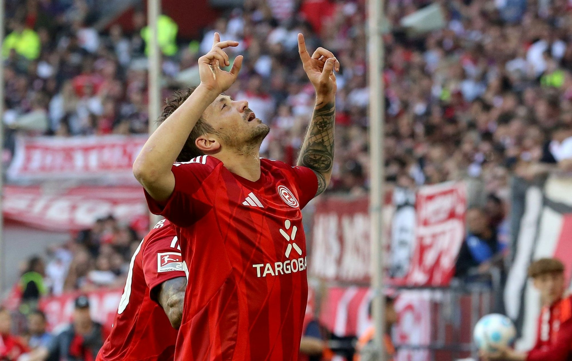 Dawid Kownacki kommen nach seinem Tor die Tränen.