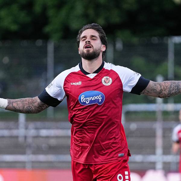 11.05.2025, xydrx, Fußball, Viktoria Köln - Hannover 96 II , 3.Liga, Sportpark Höhenberg, Saison 2024 2025: Torjubel nach dem Tor zum 1:0 für Viktoria Köln durch Torschütze Lex-Tyger Lobinger Viktoria Köln 9. DFB regulations prohibit any use of photographs as image sequences and or quasi-video. Nordrhein-Westfahlen Deutschland *** 11 05 2025, xydrx, Fußball, Viktoria Köln Hannover 96 II , 3 Liga, Sportpark Höhenberg, Saison 2024 2025 Torjubel nach dem Tor zum 1 0 für Viktoria Köln durch Torschütze Lex Tyger Lobinger Viktoria Köln 9 DFB regulations prohibit any use of photographs as image sequences and or quasi video Nordrhein Westfahlen Germany