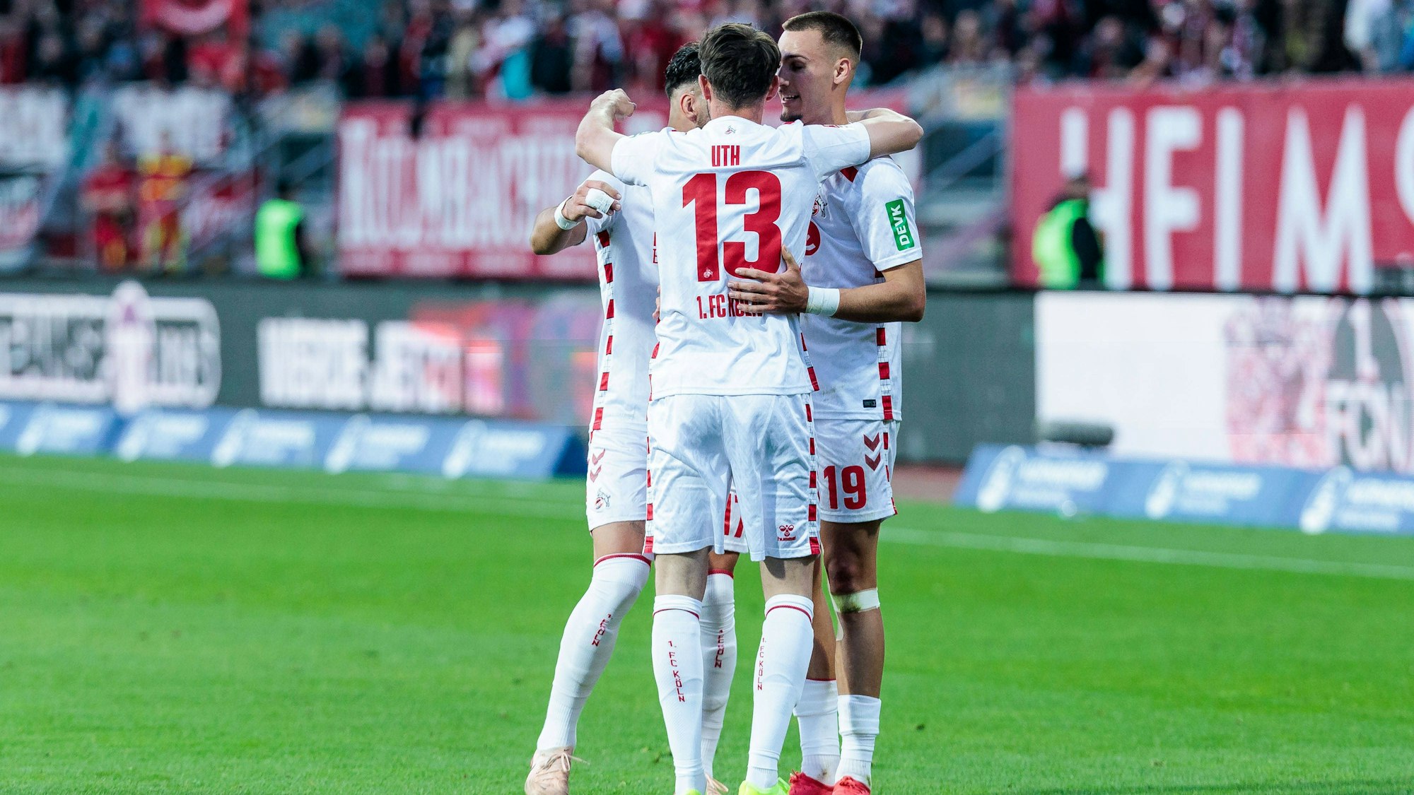 1. FC Köln gewinnt gegen den 1. FC Nürnberg