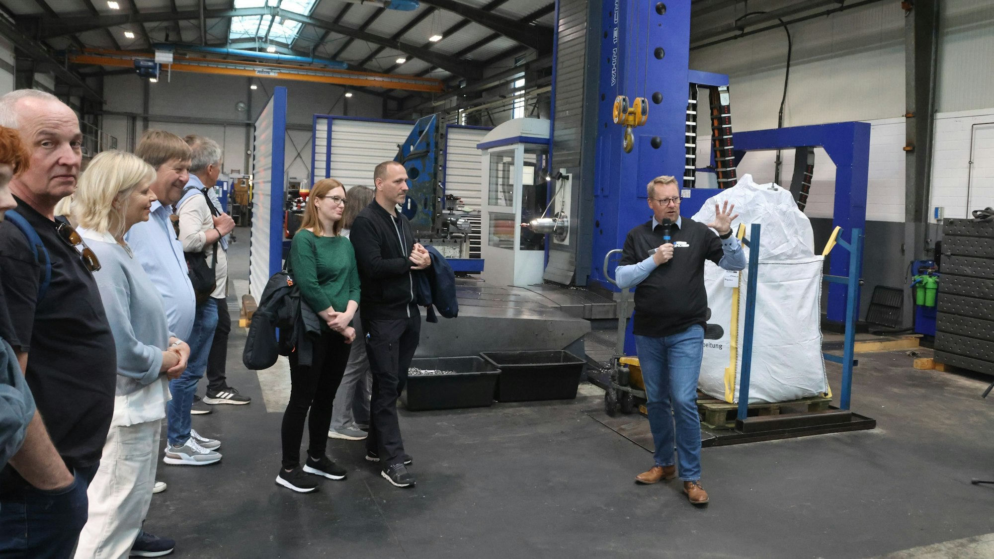 Eine Führung durch die Hallen der Firma Kind mit Markus Kind.