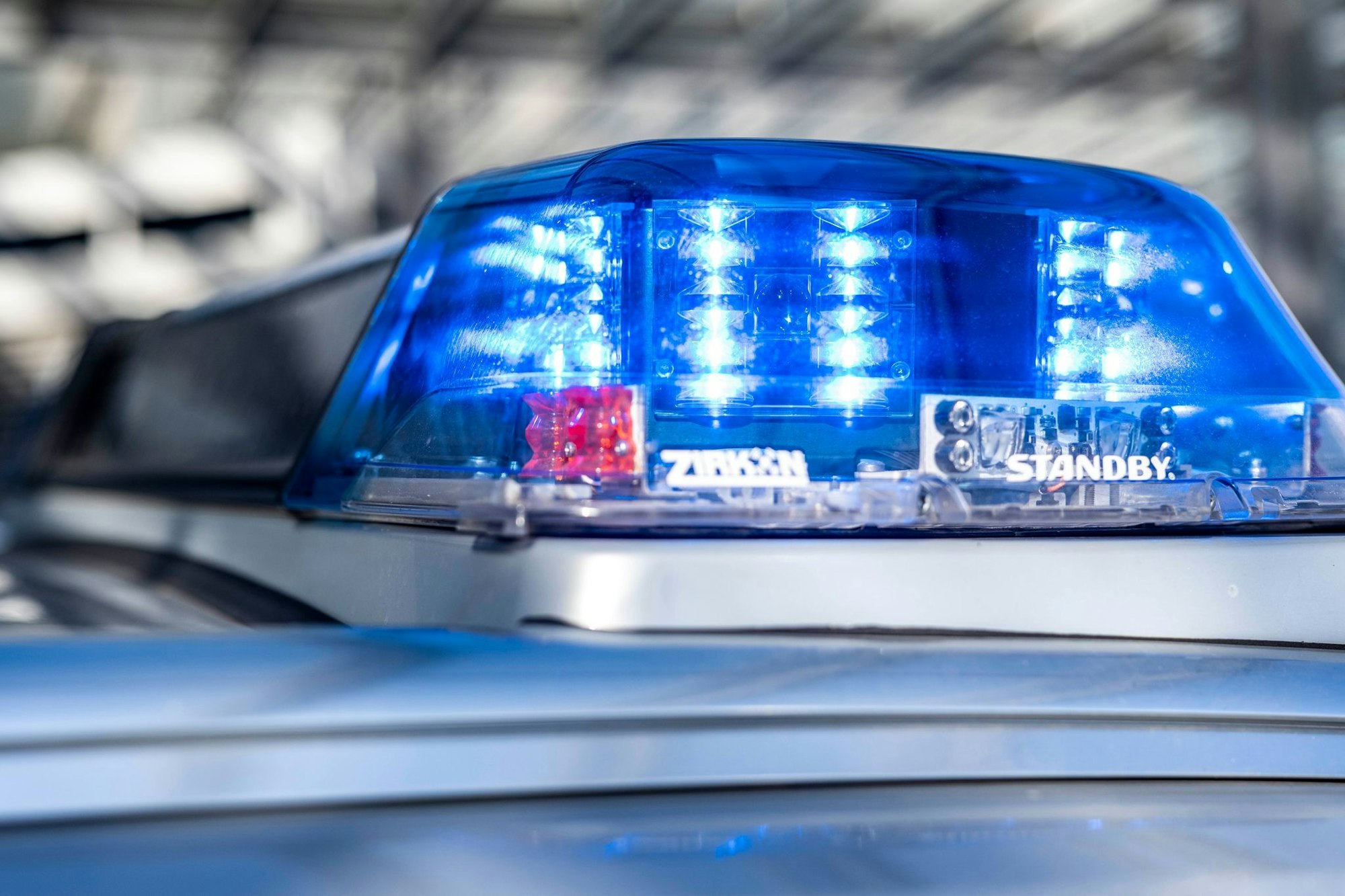 Wegen eines schweren Unfalls in Ratingen war die Polizei im Einsatz. (Symbolbild)