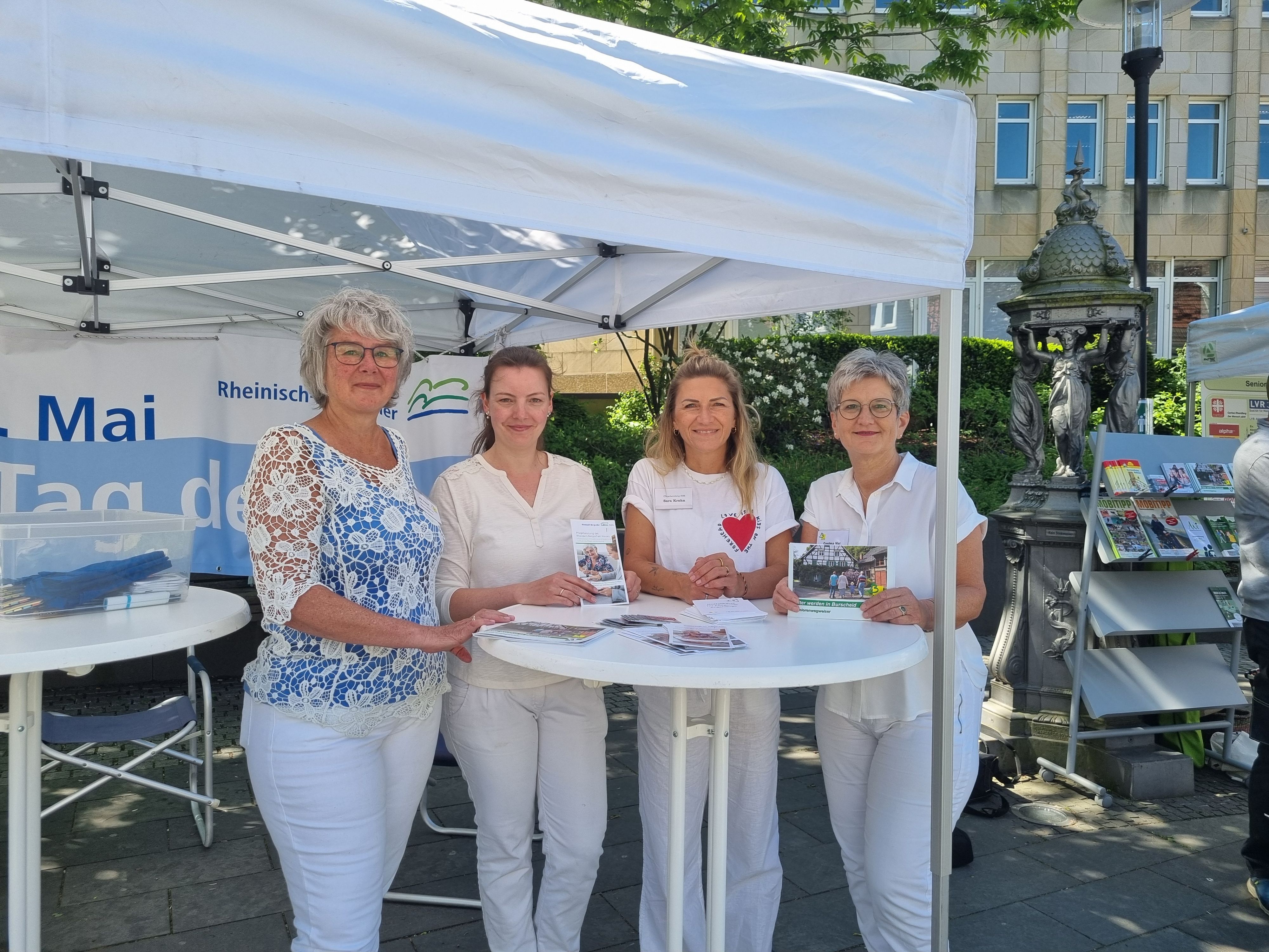 Beraterinnen beim Tag der Pflege in Burscheid