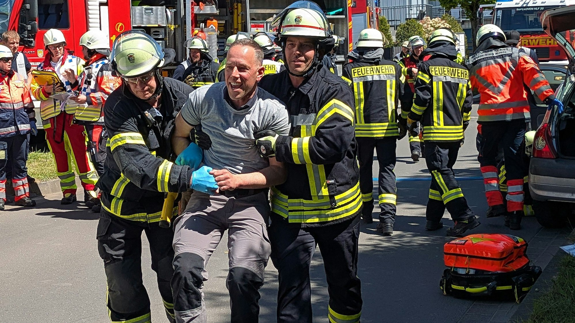 Aufgabe der Feuerwehr war es, die „Verletzten“ zu bergen.