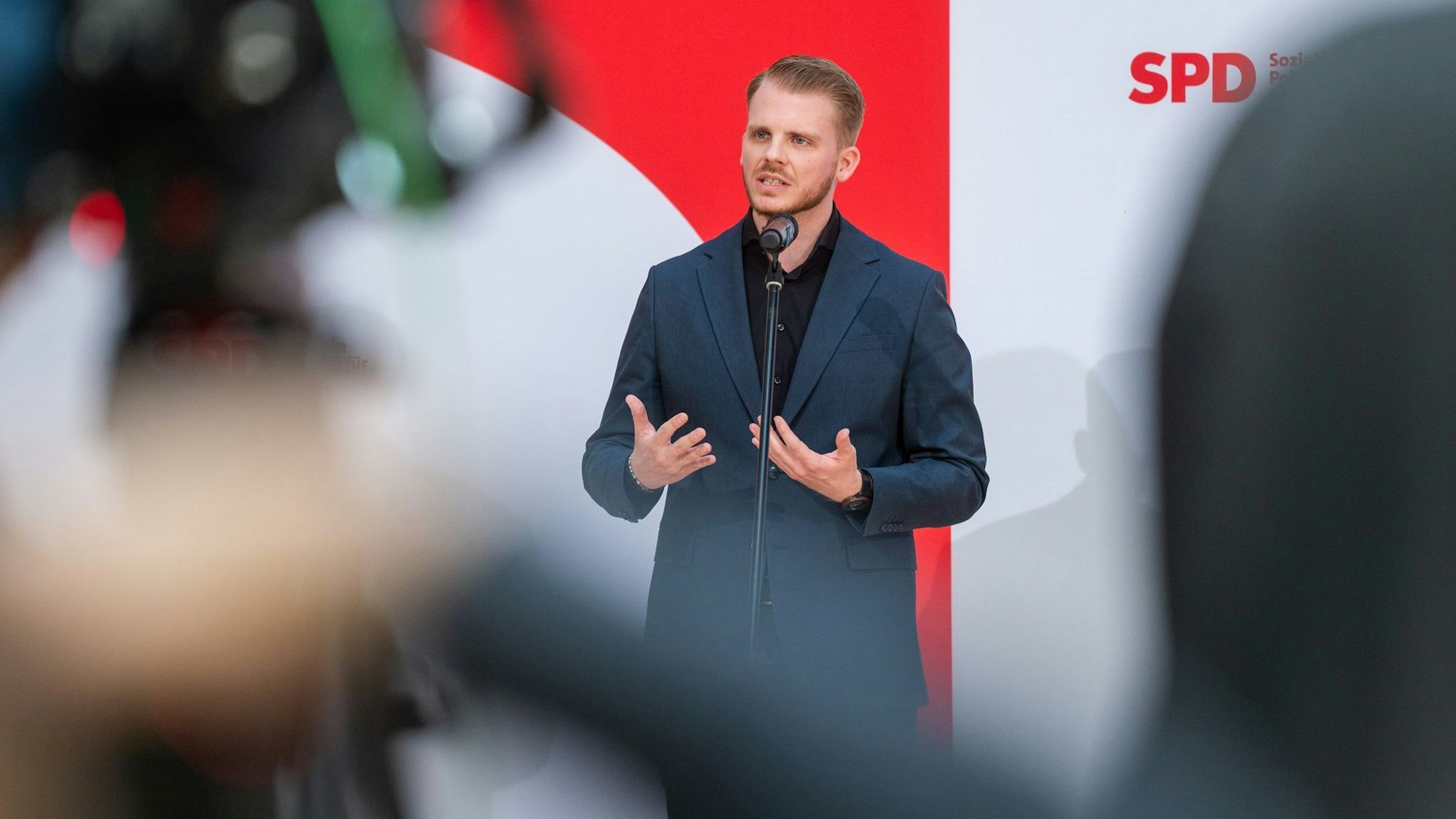 Klüssendorf soll ab sofort mit seiner Arbeit beginnen.