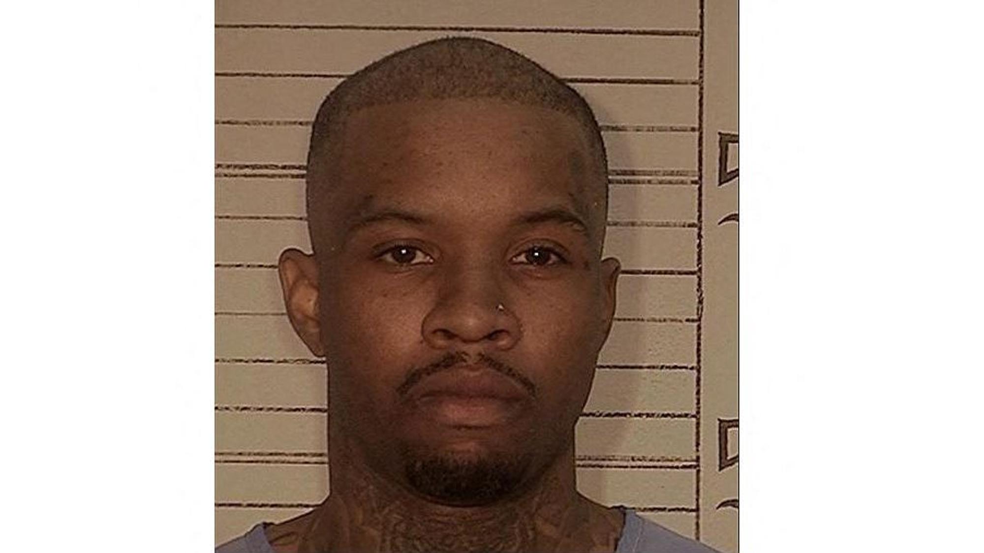 Auf diesem Handout-Foto, das am 17. September 2023 aufgenommen und am 12. Mai 2025 vom kalifornischen Justizvollzugsministerium veröffentlicht wurde, ist Tory Lanez (bürgerlich Daystar Peterson) zu sehen. Der Rapper, der wegen der Schussverletzung von Megan Thee Stallion im Jahr 2020 verurteilt wurde, ist laut Behördenangaben in einem kalifornischen Gefängnis angegriffen worden.