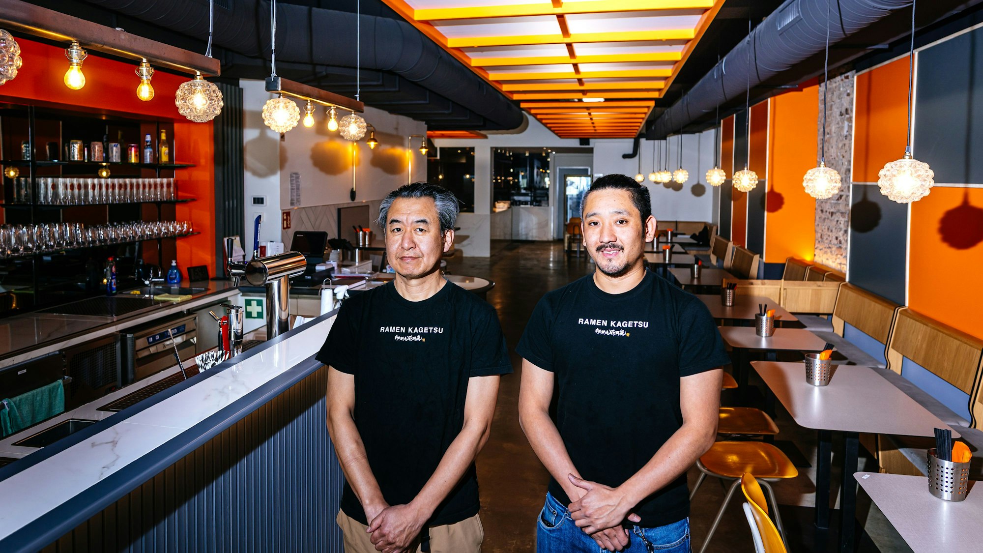 Geschäftsführer Masato Mizuma (r.) ist ein „kölscher Japaner“ und seit seiner Jugend in der Gastronomie tätig.