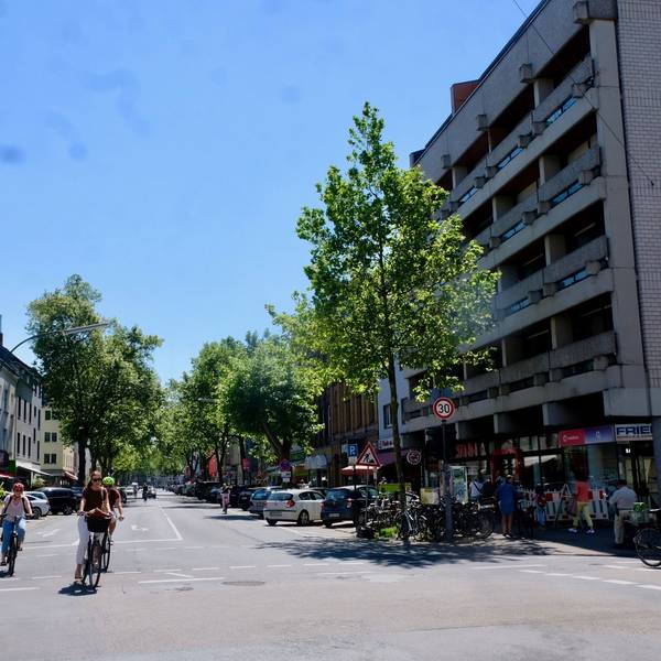 Die Sülzburgstraße in Sülz zwischen Berrenrather und Luxemburger Straße.