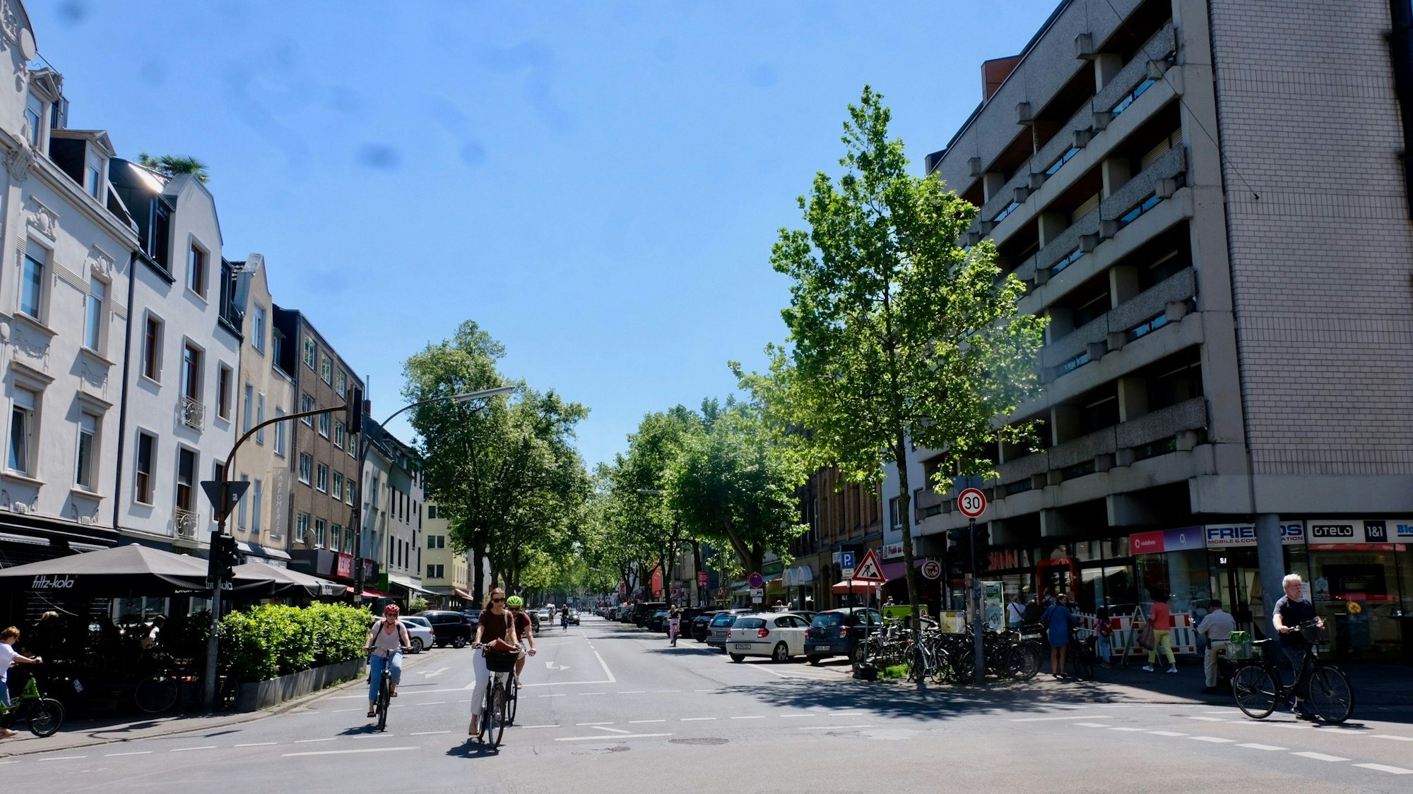 Die Sülzburgstraße in Sülz zwischen Berrenrather und Luxemburger Straße.