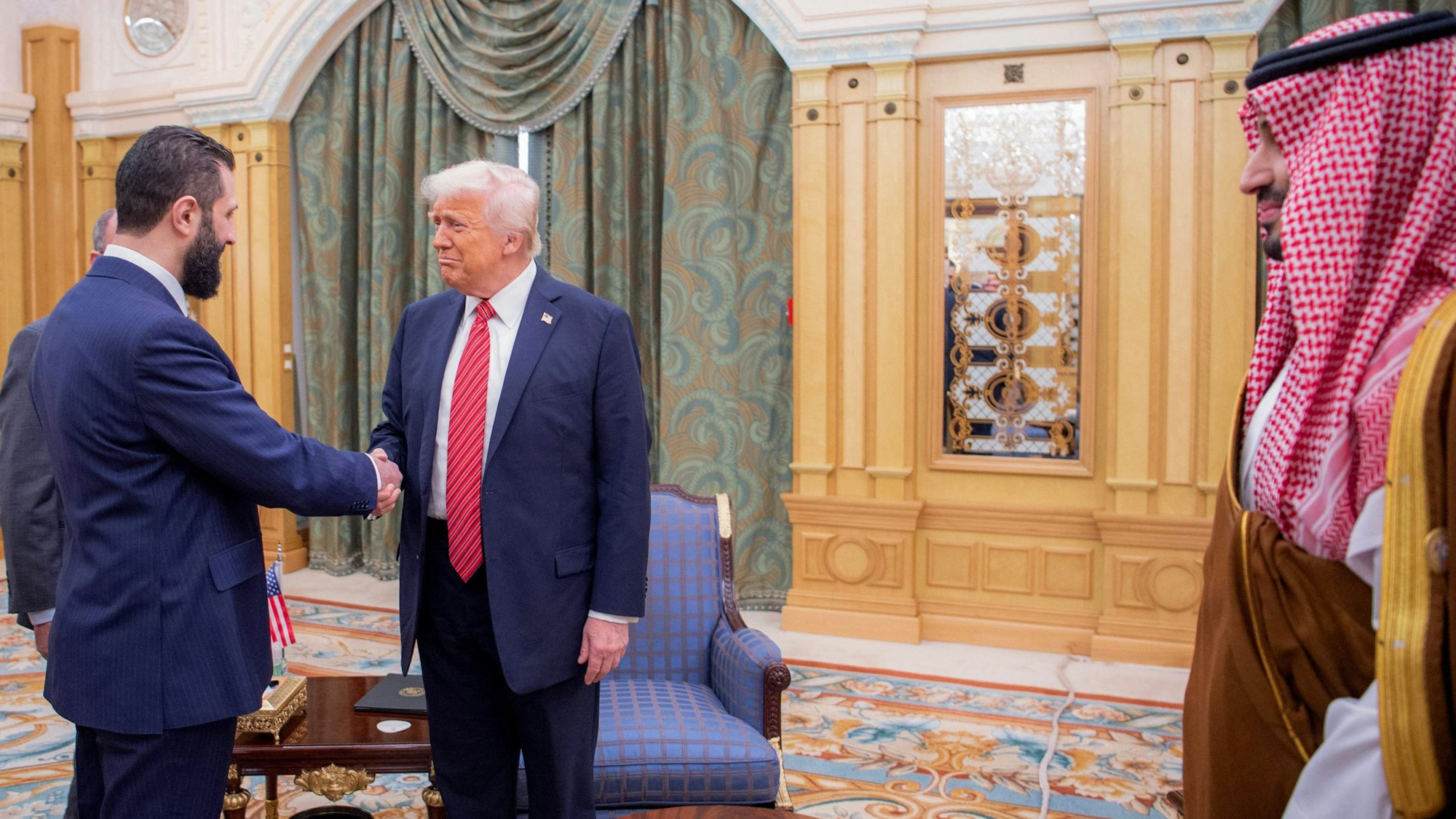 Syriens Überganspräsident und US-Präsident Donald Trump