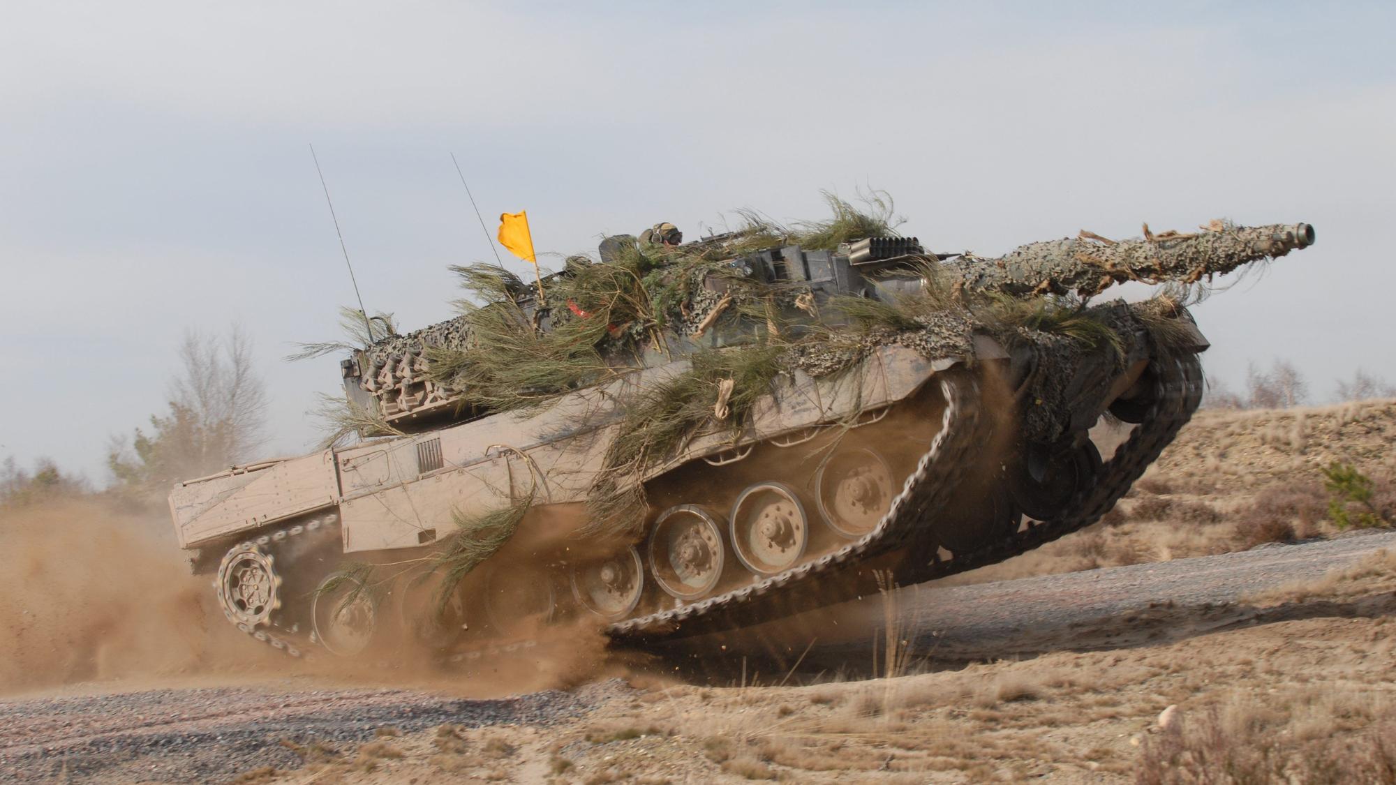 In Unterlüß, nahe des Truppenübungsplatzes Munster (Niedersachsen), stellt Rheinmetall den Leopard-2-Panzer her. Ab 2040 soll ihn das neue deutsch-französische Kampfsystem MGCS ablösen.