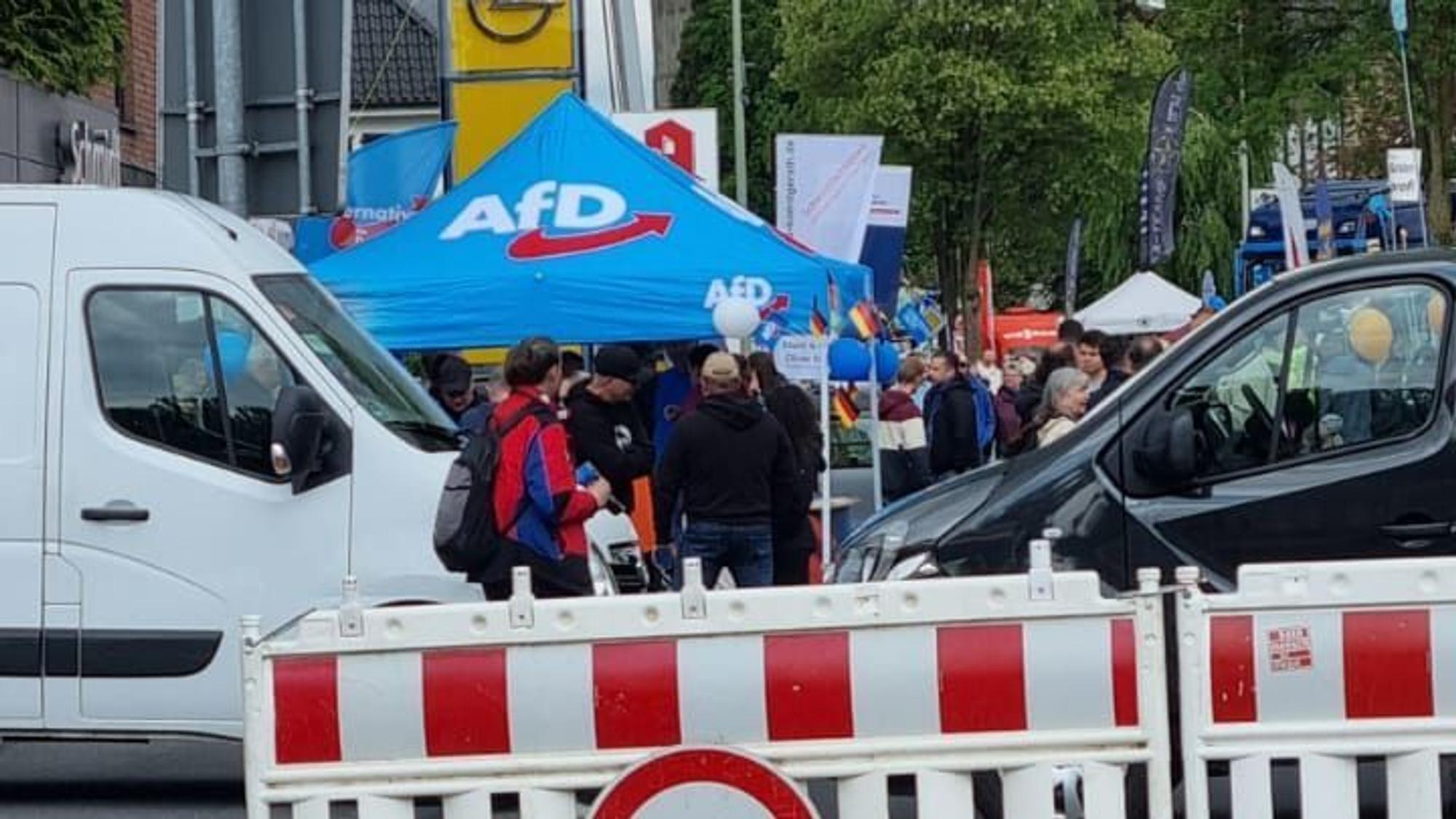 AfD-Stand auf der Hauptstraße in Neunkirchen-Seelscheid