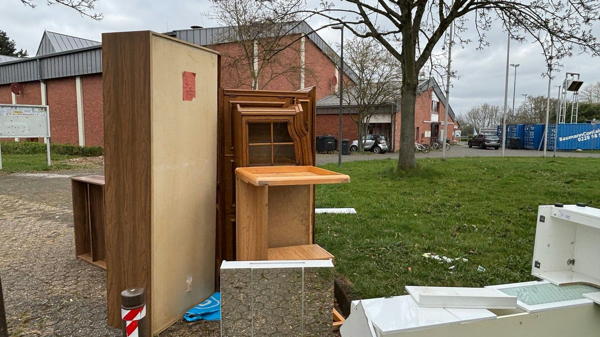 Auf dem Bild ist eine Sporthalle zu sehen.