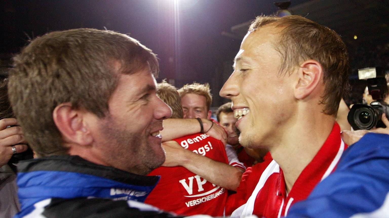 Trainer Friedhelm Funkel (li.) und Matthias Scherz (beide Köln);