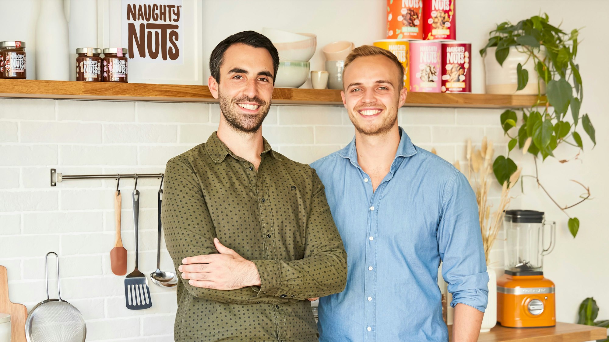 Die Firmengründer von Naughty Nuts: Benjamin Porten und Lorenz Greiner.