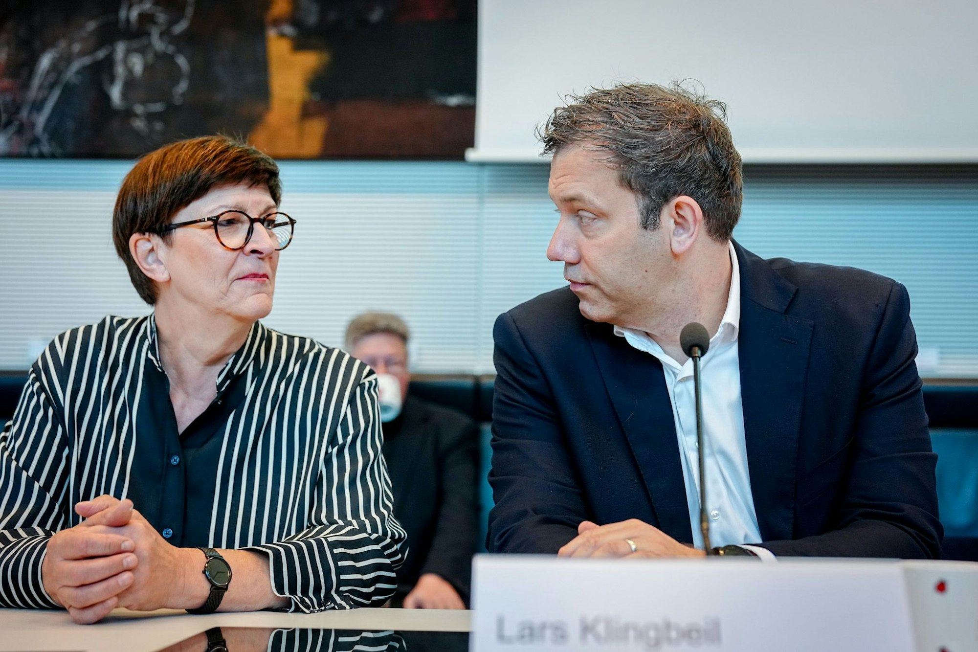 Während Lars Klingbeil neuer Vizekanzler ist, bleibt Saskia Esken ohne Rolle in der neuen Bundesregierung. (Archivbild)