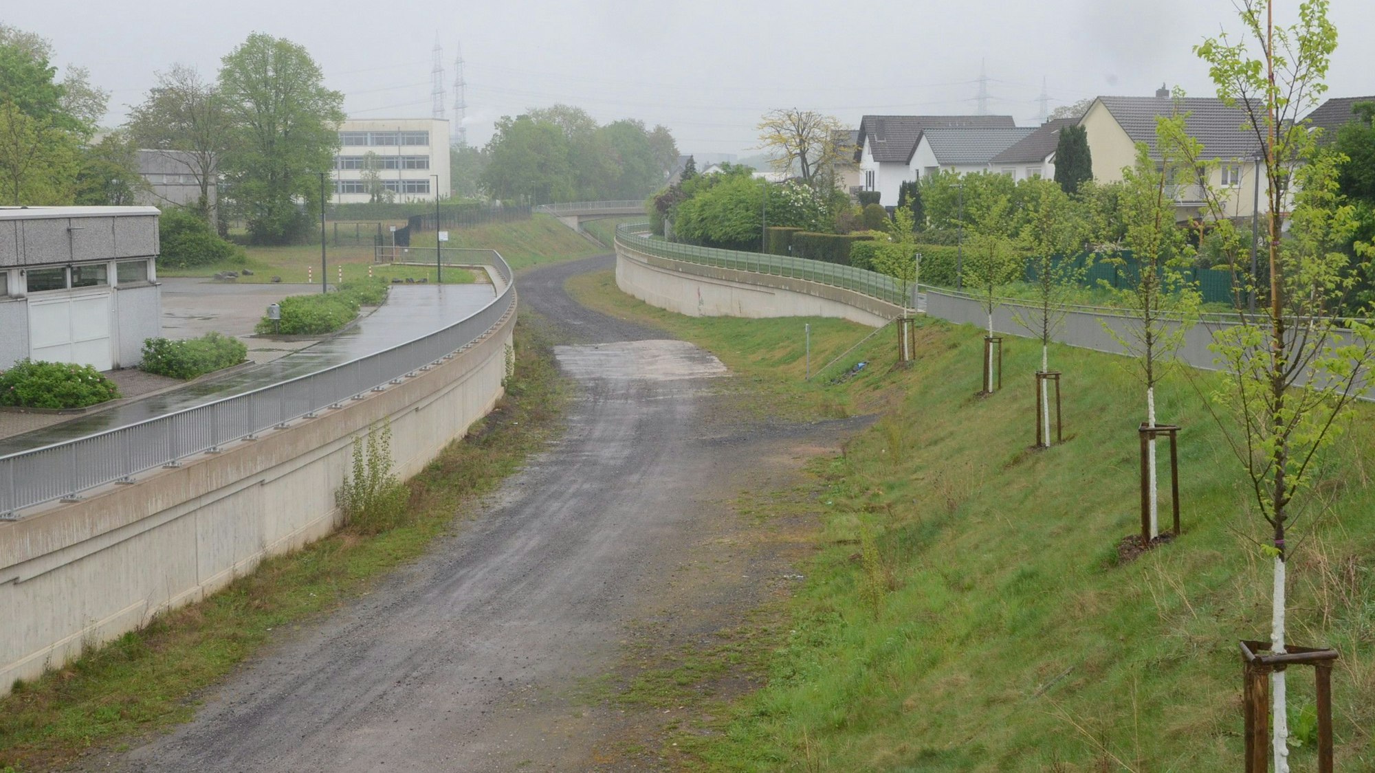 Die Abbindung der Eichendorffstraße und die Ausweisung von Umleitungsstrecken im Wohngebiet an der Grundschule besorgt Anwohnerin Barbara Stricker.
