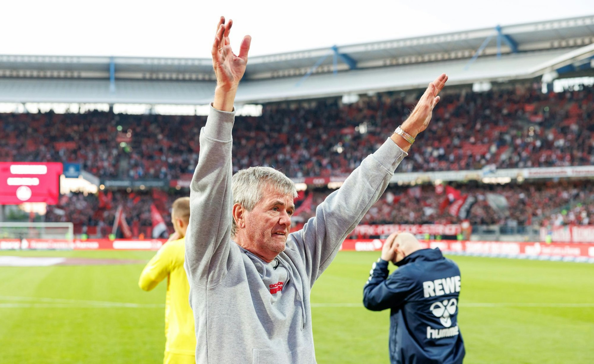 Es wäre der siebte Bundesliga-Aufstieg für den FC – und auch für Friedhelm Funkel persönlich.