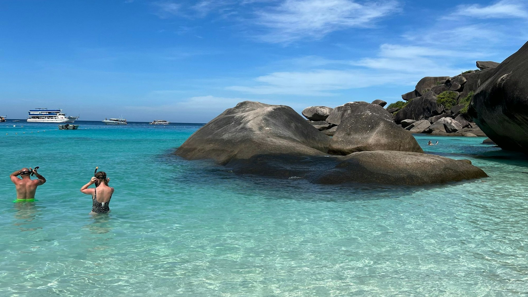 Die Similan Islands mit ihren Granitformationen sind bei Tagestouristen aus aller Welt beliebt - und dürfen sich jetzt wieder erholen. (Archivbild)