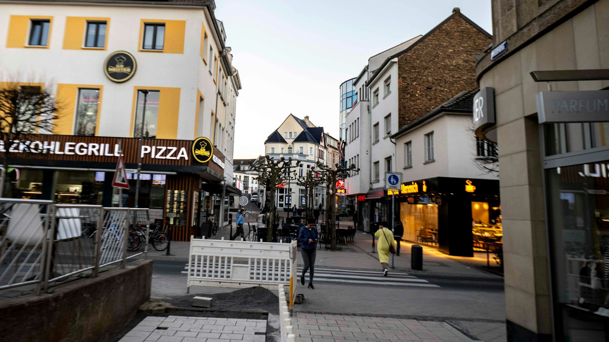 Ein Blick von der Neustraße in Richtung der Bahnhofstraße in Euskirchen.