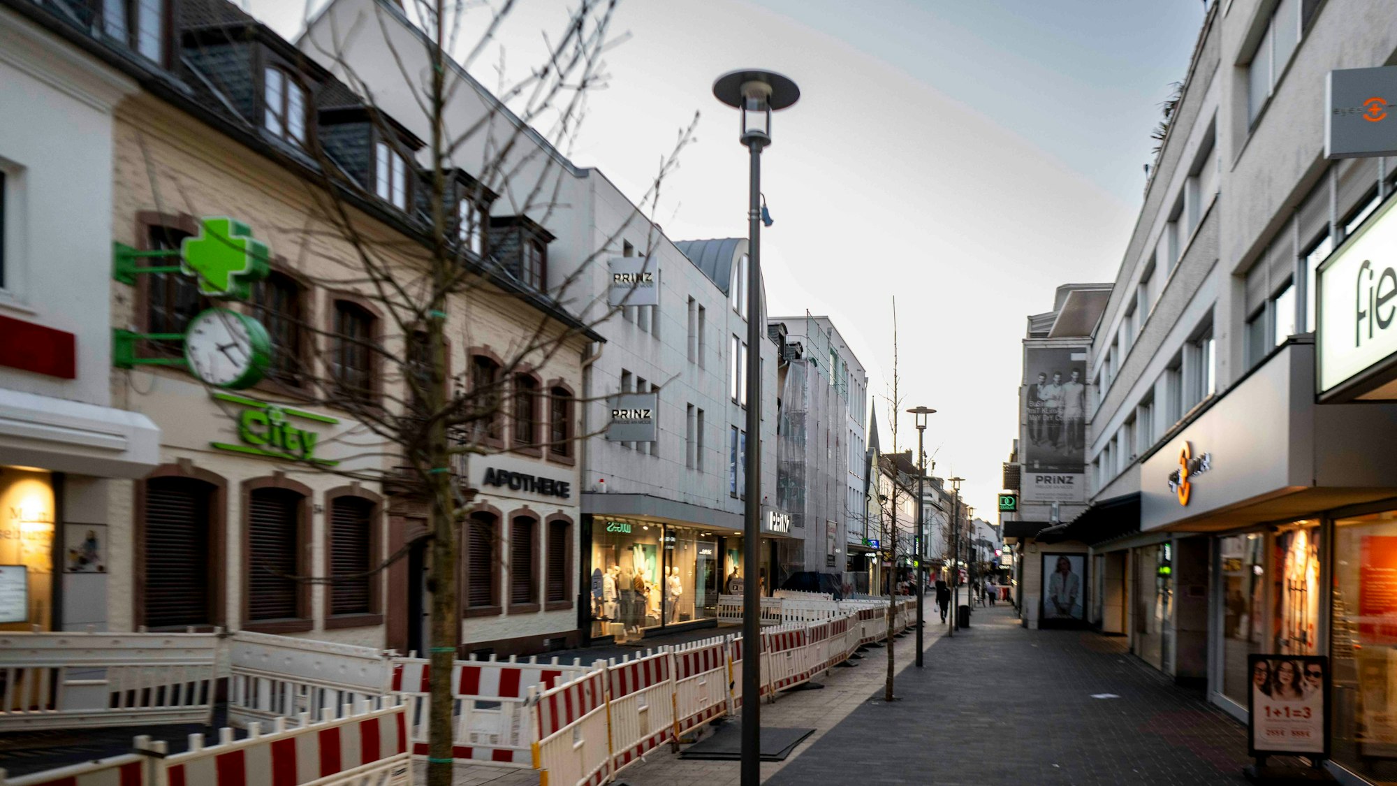Das Bild zeigt die Fußgängerzone in Euskirchen Mitte März.