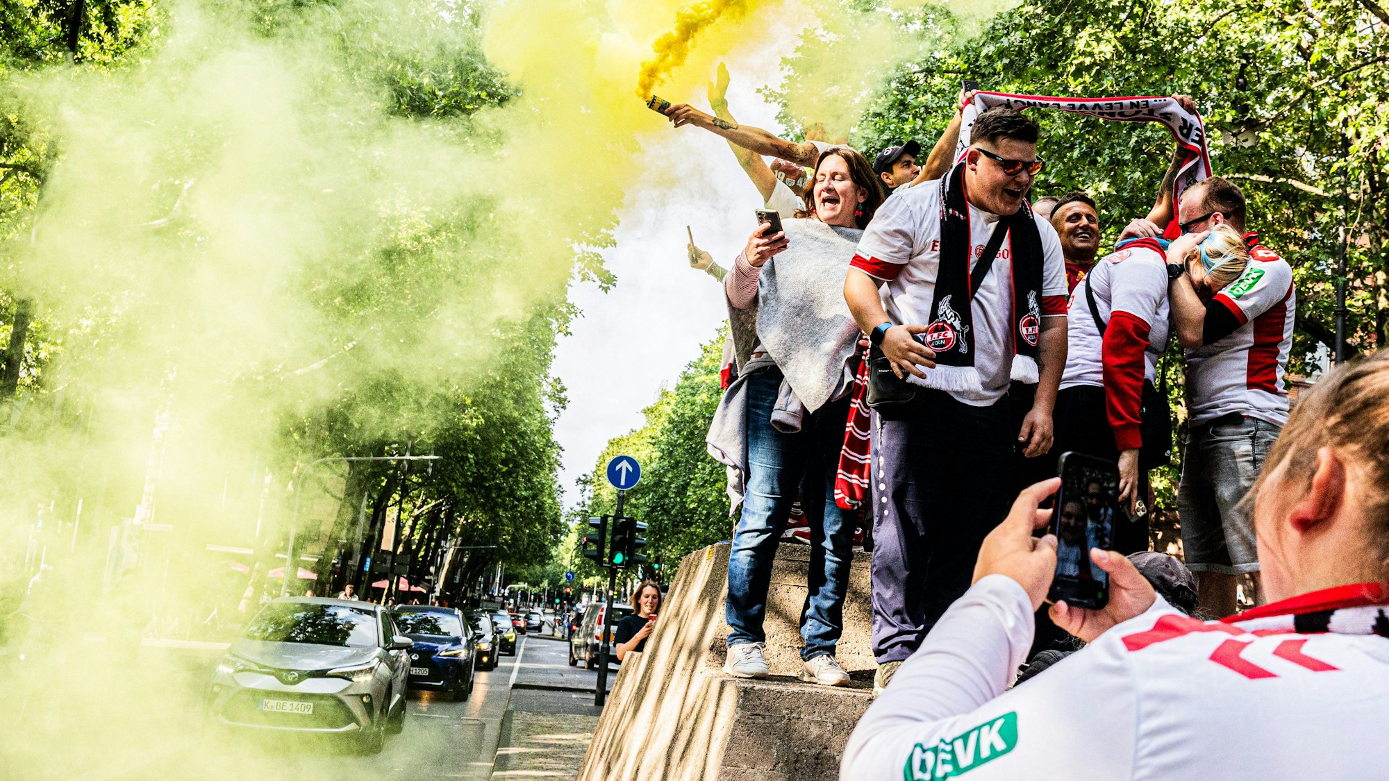 Der „Ruhende Verkehr“ war nach Spielende schnell im Mittelpunkt des Geschehens.