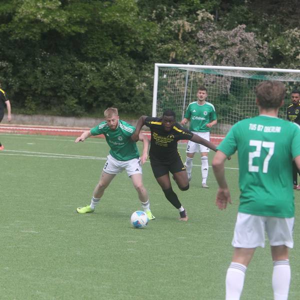 Jan-Luca Henseler gegen Benny Takula