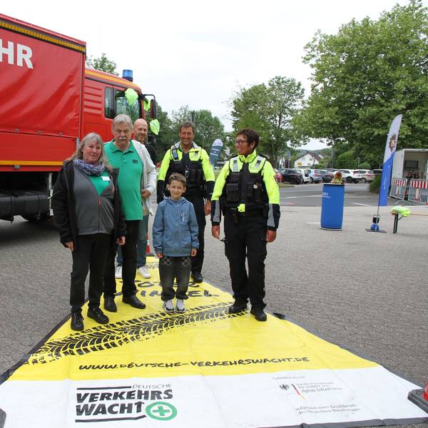 3. Nachhaltigkeits- und Mobilitätsmesse in Lohmar, Vorführung der Polizei zum Thema Toter Winkel