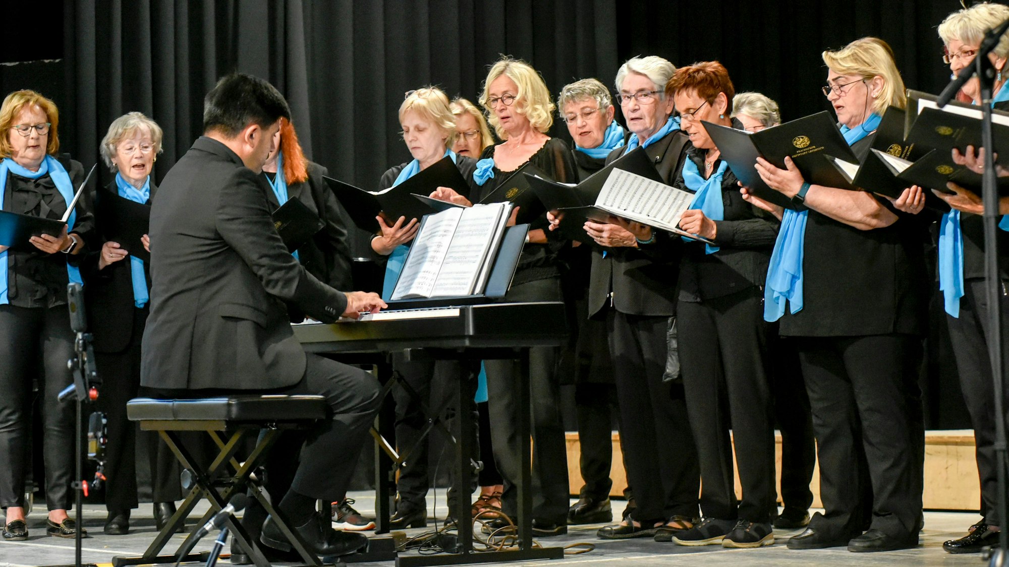 Der Frauenchor Lechenich wurde als „Tochter“ des MGV 1983 gegründet.