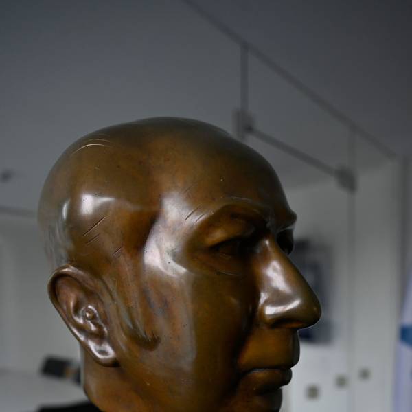 Büste von Theodor Heuss