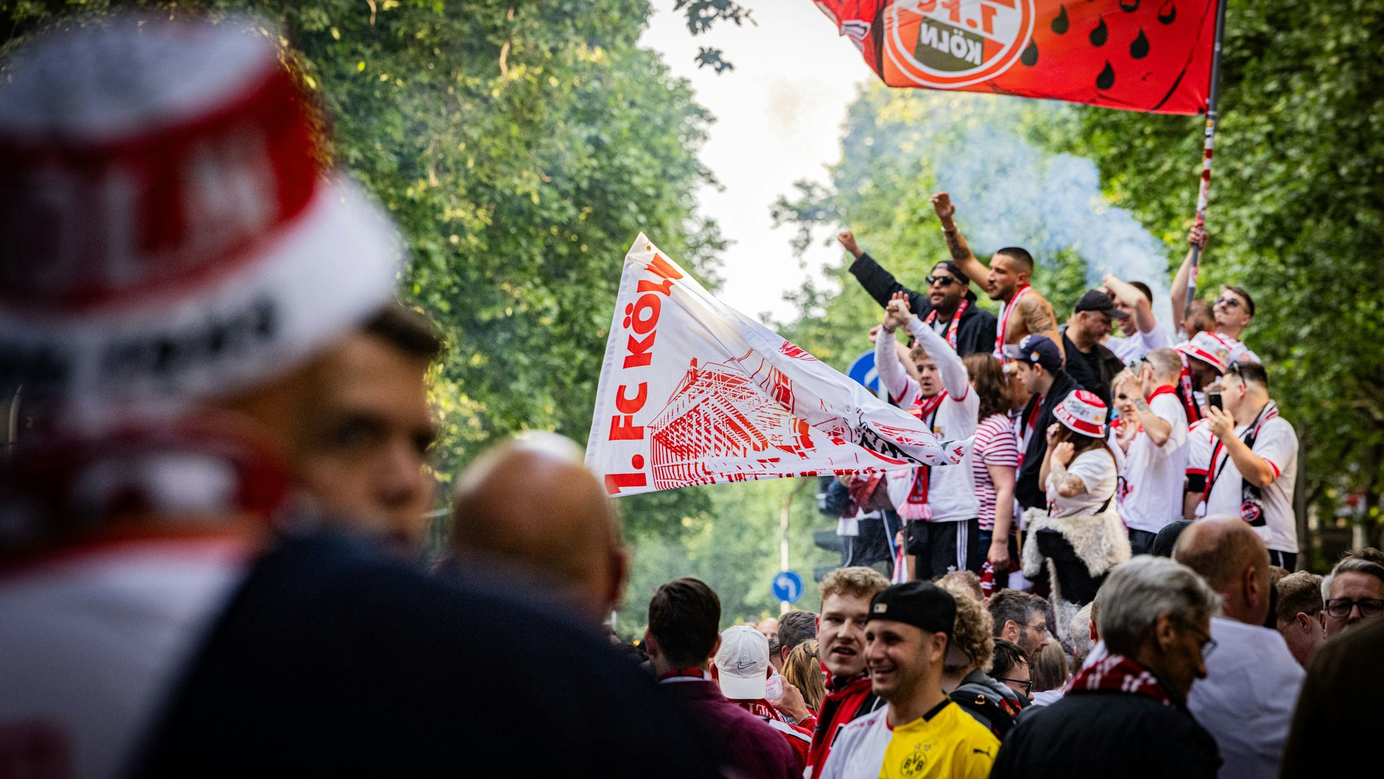 Die FC-Fans feierten am Sonntagabend auf dem Hohenzollernring.