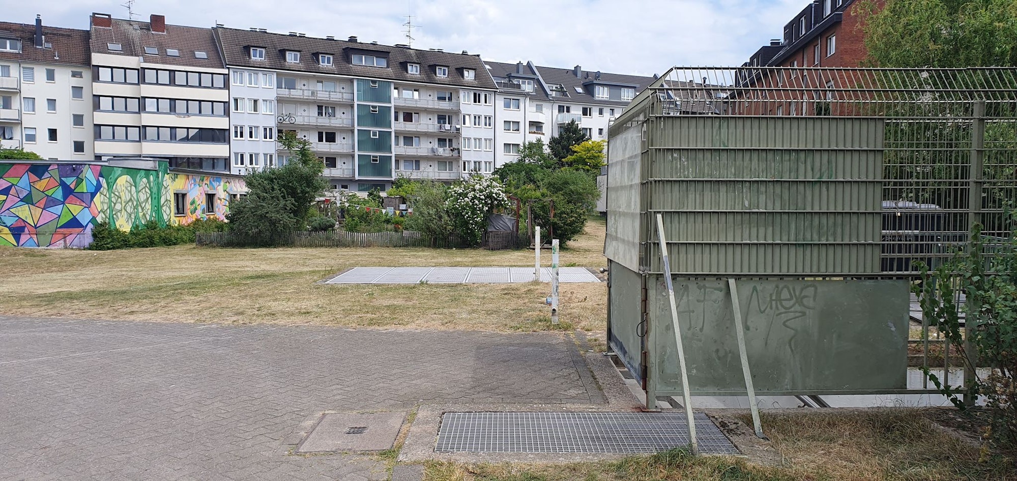 Besichtigung eines Tatorts: Hier soll ein Polizist einem unbewaffneten Flüchtenden in den Rücken geschossen haben.