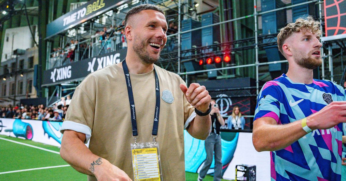 1. FC Köln in der Bundesliga: Podolski freut sich über FC-Aufstieg: ...