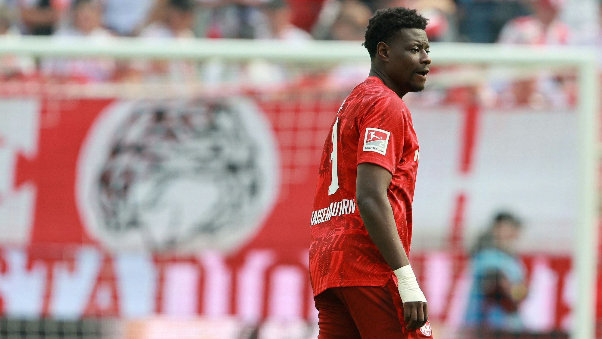 1. FC Köln vs. Kaiserslautern, 34. Spieltag, 18.05.2025, 15.30 Uhr, Ragnar Ache (Lautern), Bild: Herbert Bucco