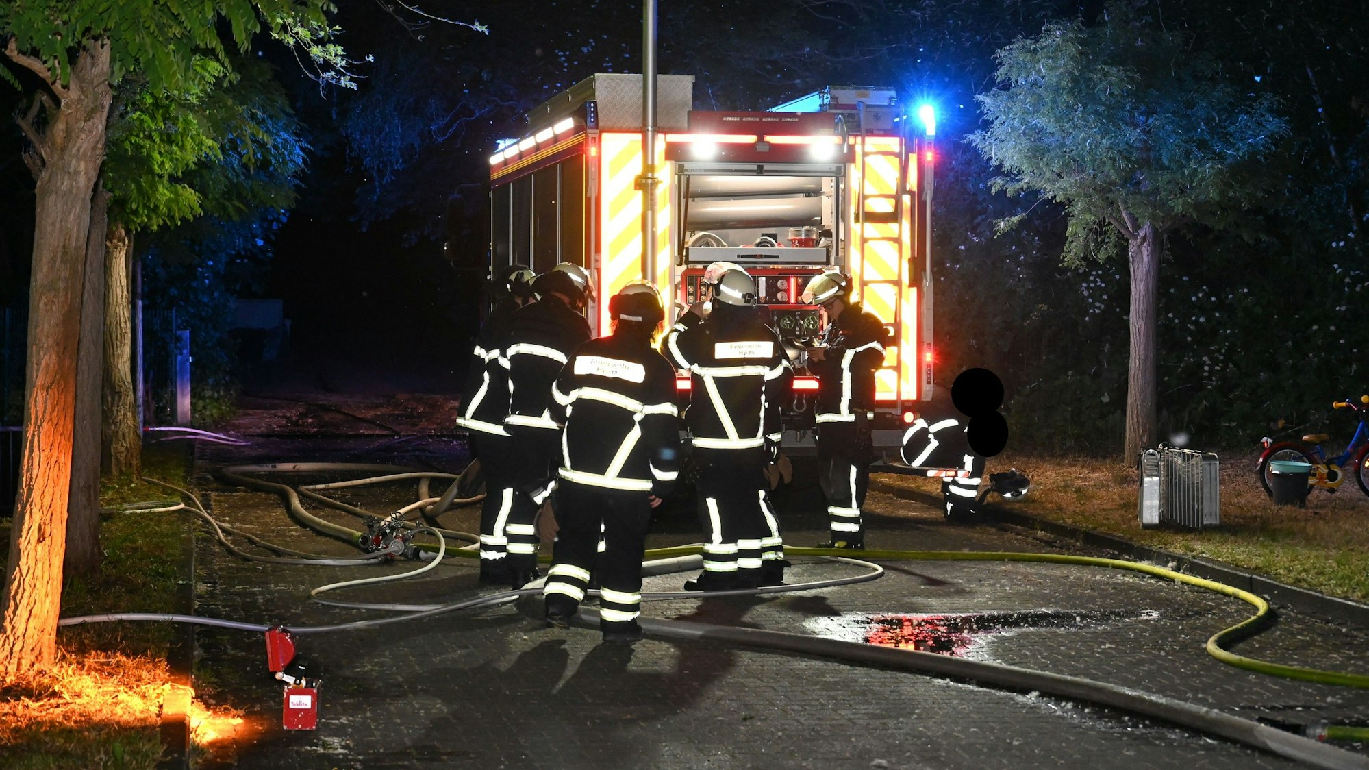 In Alt Hürth hat es im Wald gebrannt.