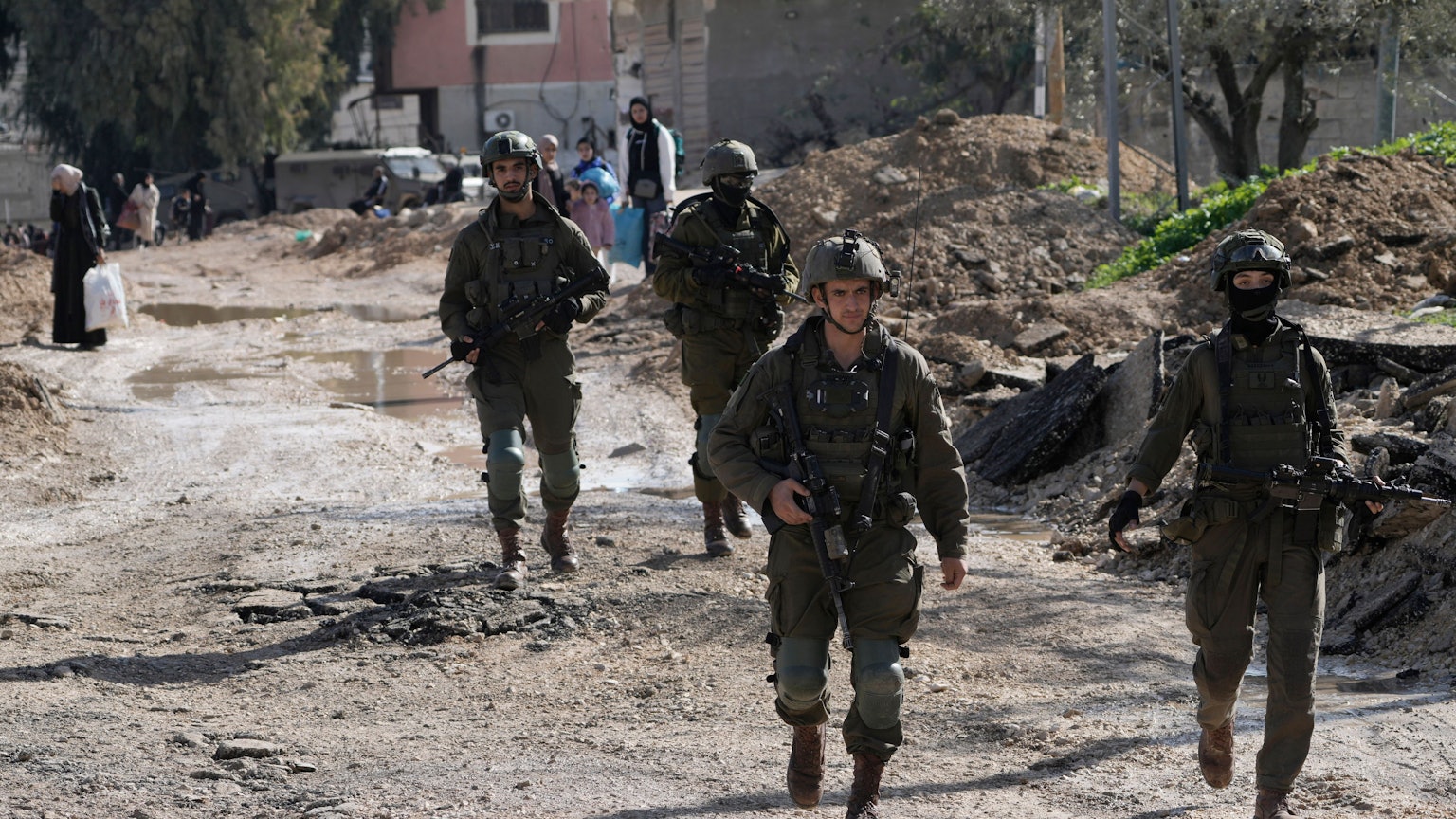 Israelische Soldaten im Flüchtlingslager Dschenin im Westjordanland.