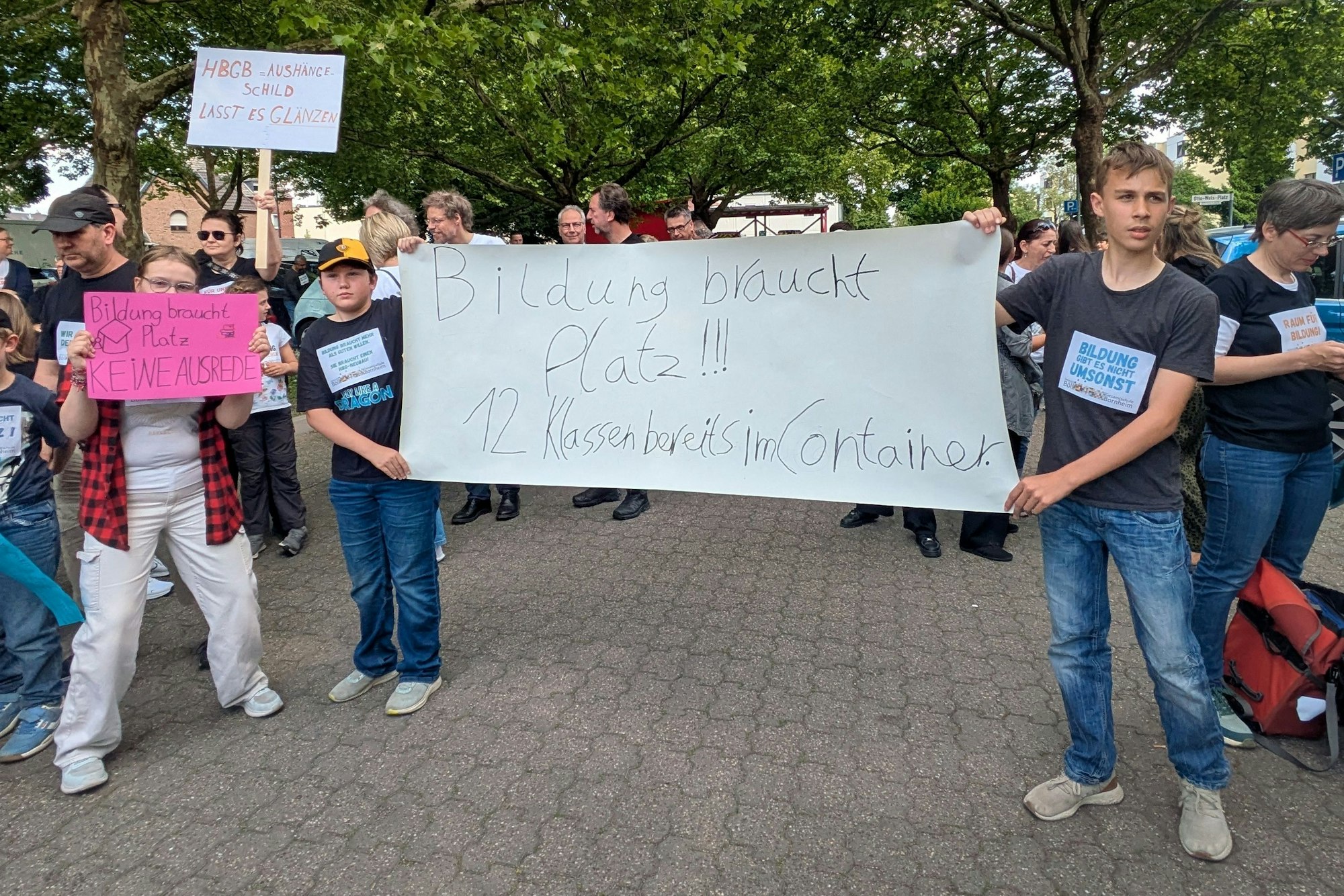 Unterricht in Containern kommt nicht gut an.