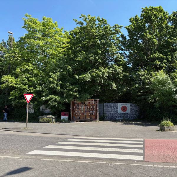 Der neue Quartiersplatz Ecke Eygelshovener und Sürther Straße soll größer geplant werden.