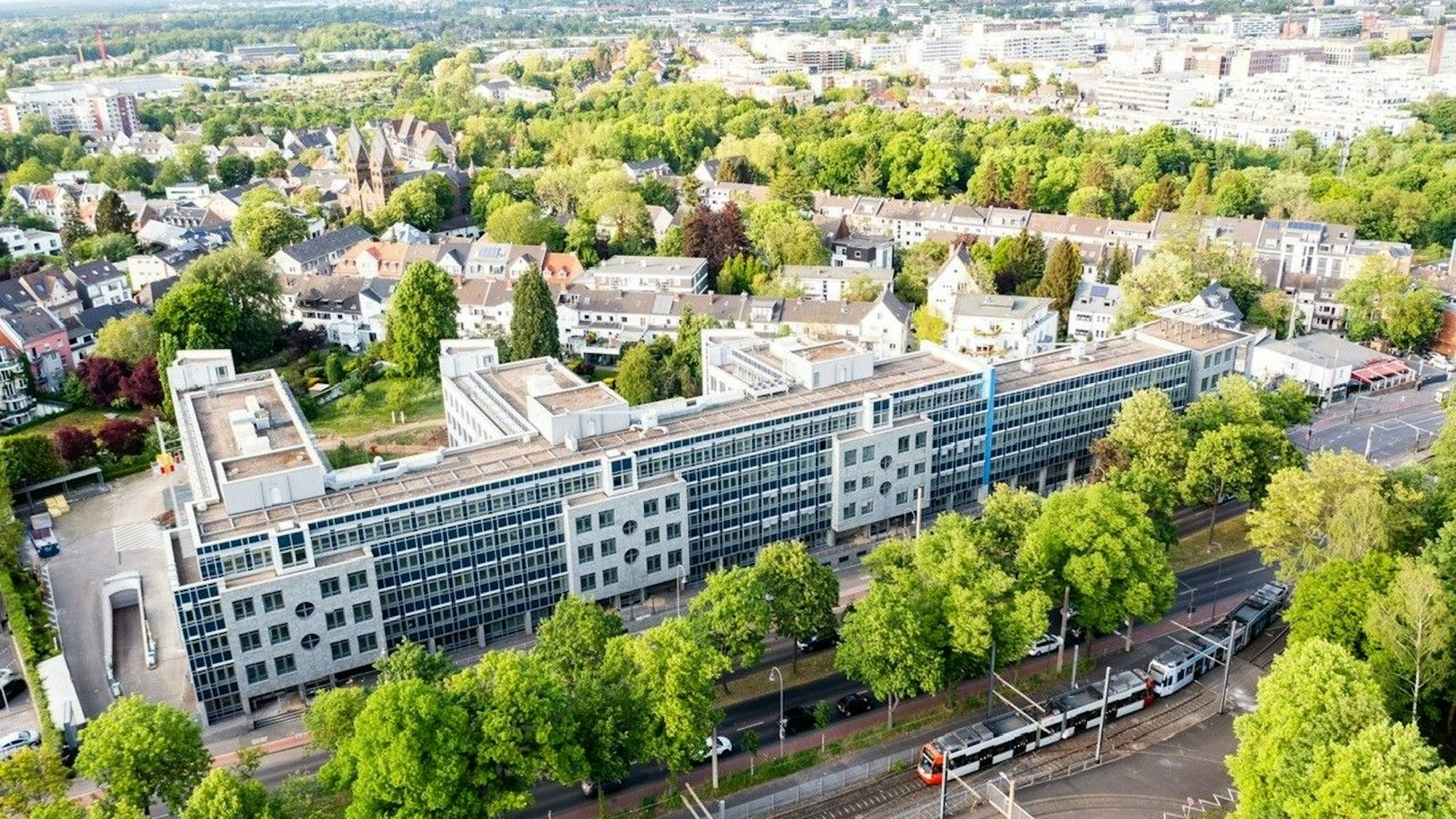 Das Gymnasium Müngersdorf von oben
