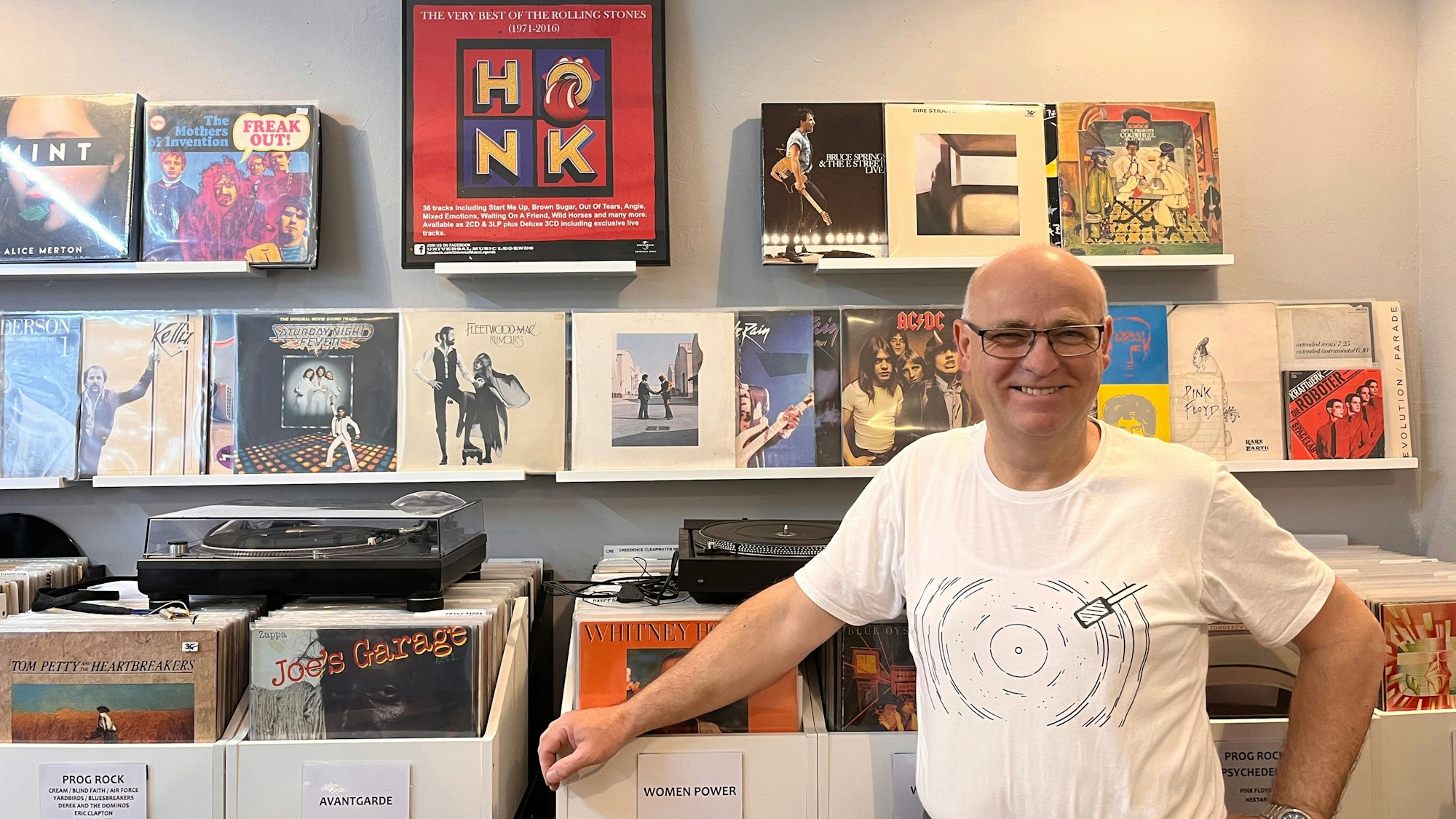 Martin Kurz in seinem kürzlich eröffneten Plattenladen „Vinyl K.73“ an der Körnerstraße