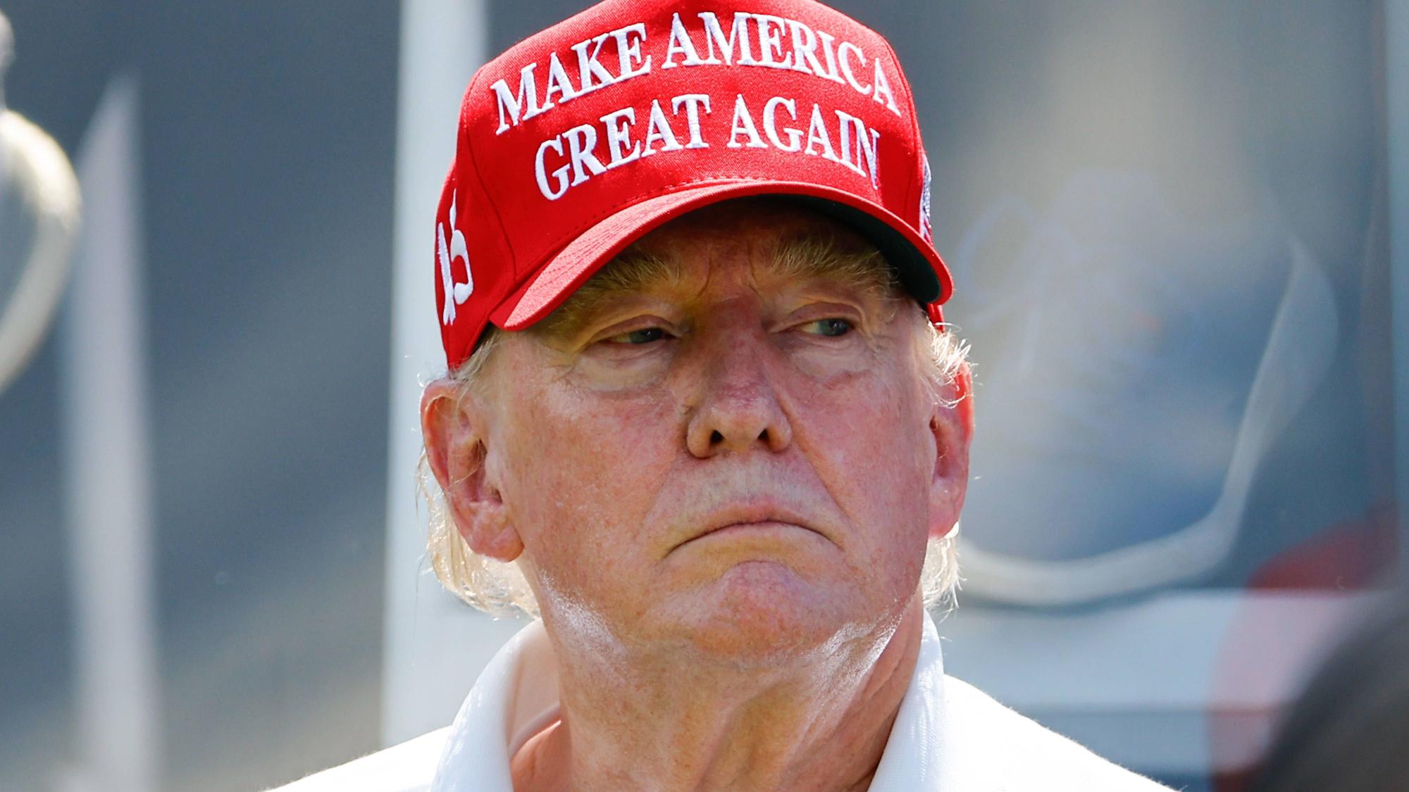 Donald Trump ist „überhaupt nicht glücklich“ mit dem Verhalten von Kremlchef Wladimir Putin, erklärte der US-Präsident gegenüber Reportern. (Archivbild)