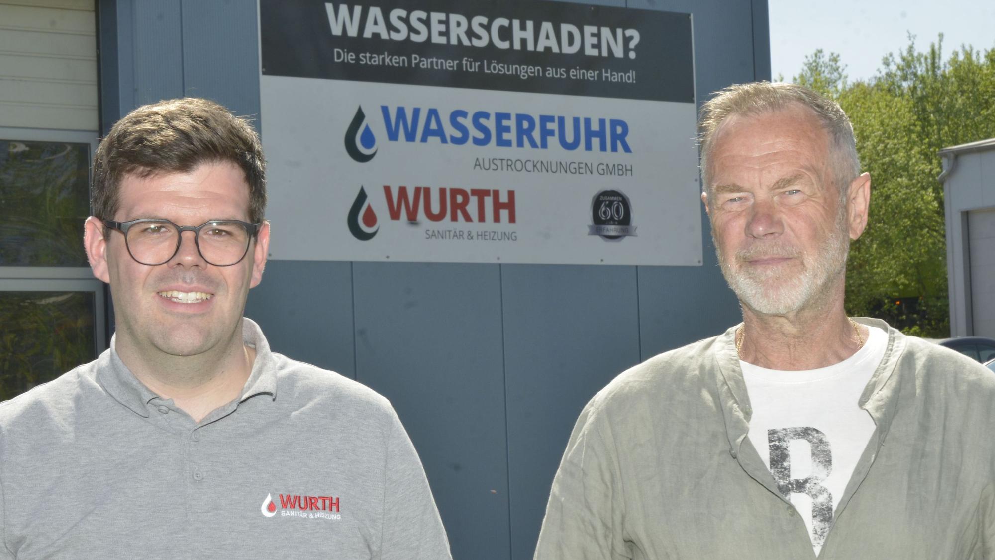 Stabwechsel in Wipperfürth: Der Firmengründer Wilfried Wasserfuhr (rechts) hat sein Unternehmen an Sebastian Wurth übergeben.