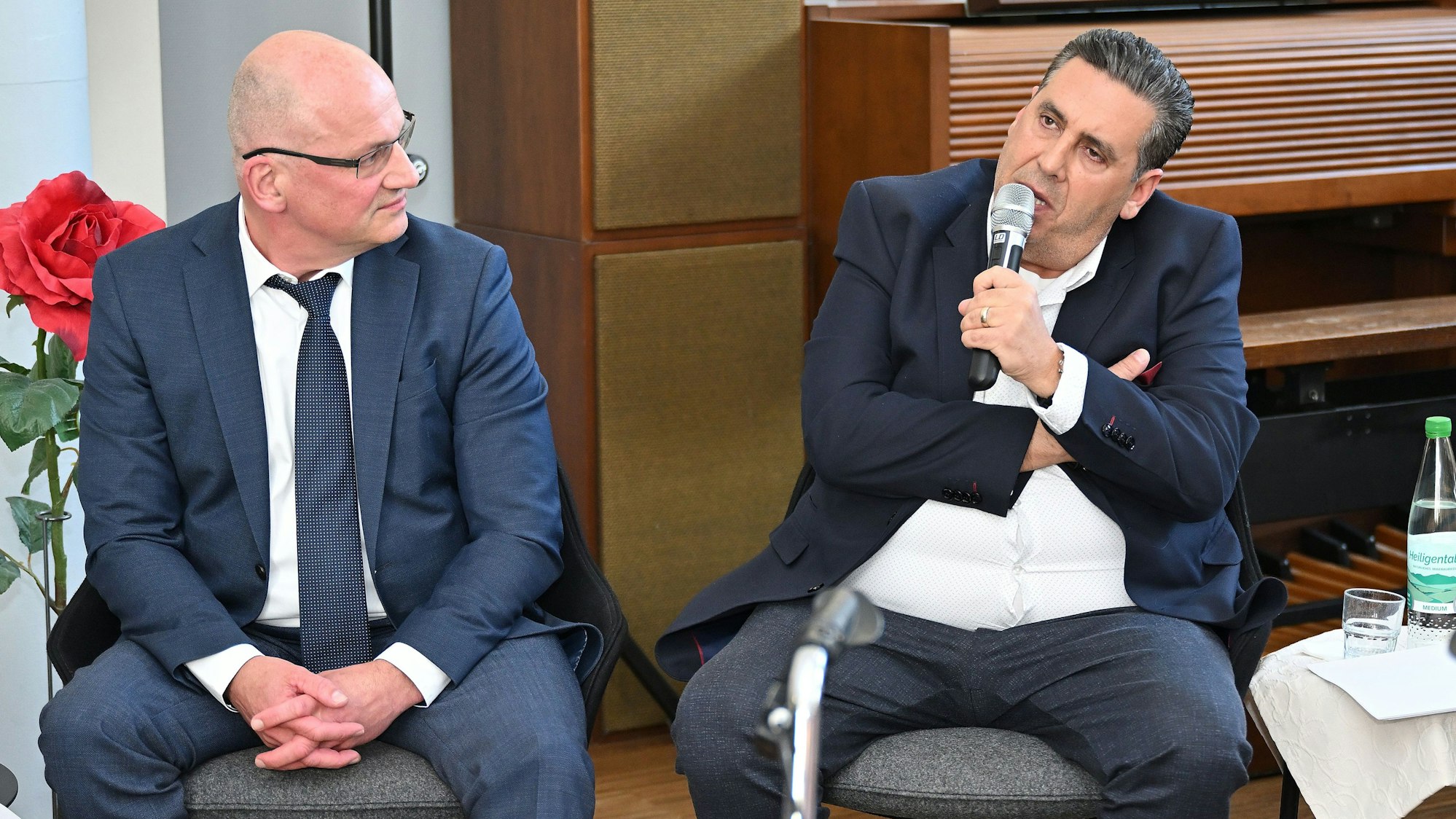 Podiumsdiskussion mit Bürgermeisterkandidaten im Hoffnungsthaler Wöllner-Stift.