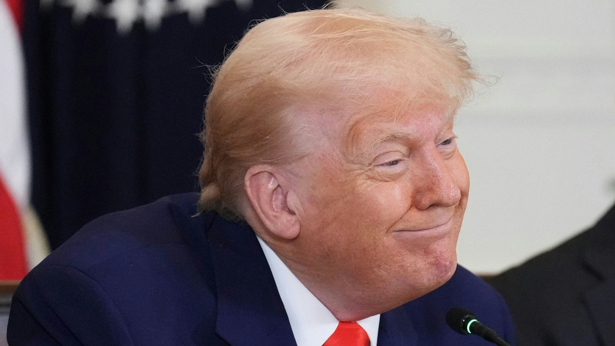 Donald Trump macht einmal mehr mit einem Vorstoß in seiner Zollpolitik Schlagzeilen.