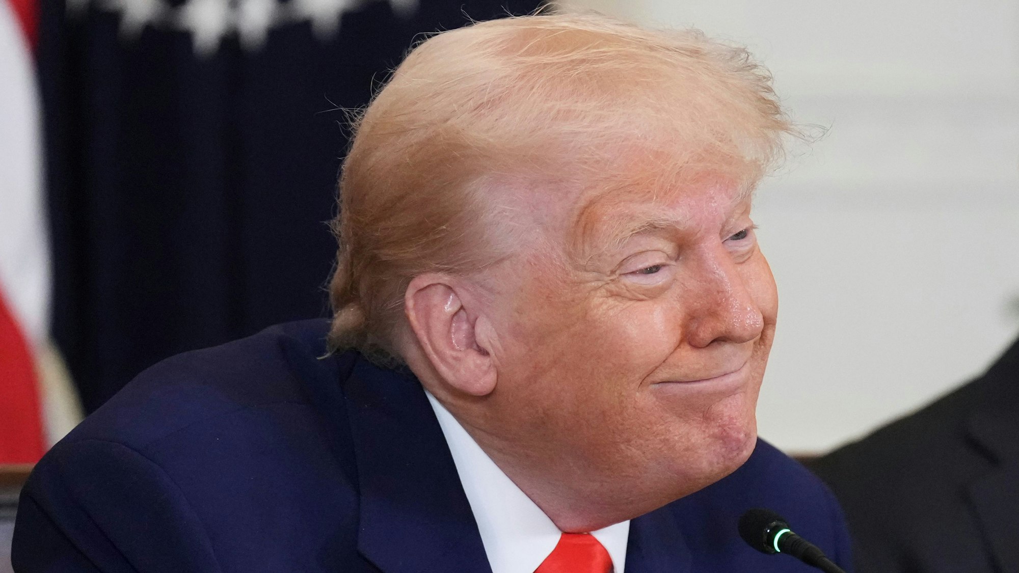 Donald Trump macht einmal mehr mit einem Vorstoß in seiner Zollpolitik Schlagzeilen.