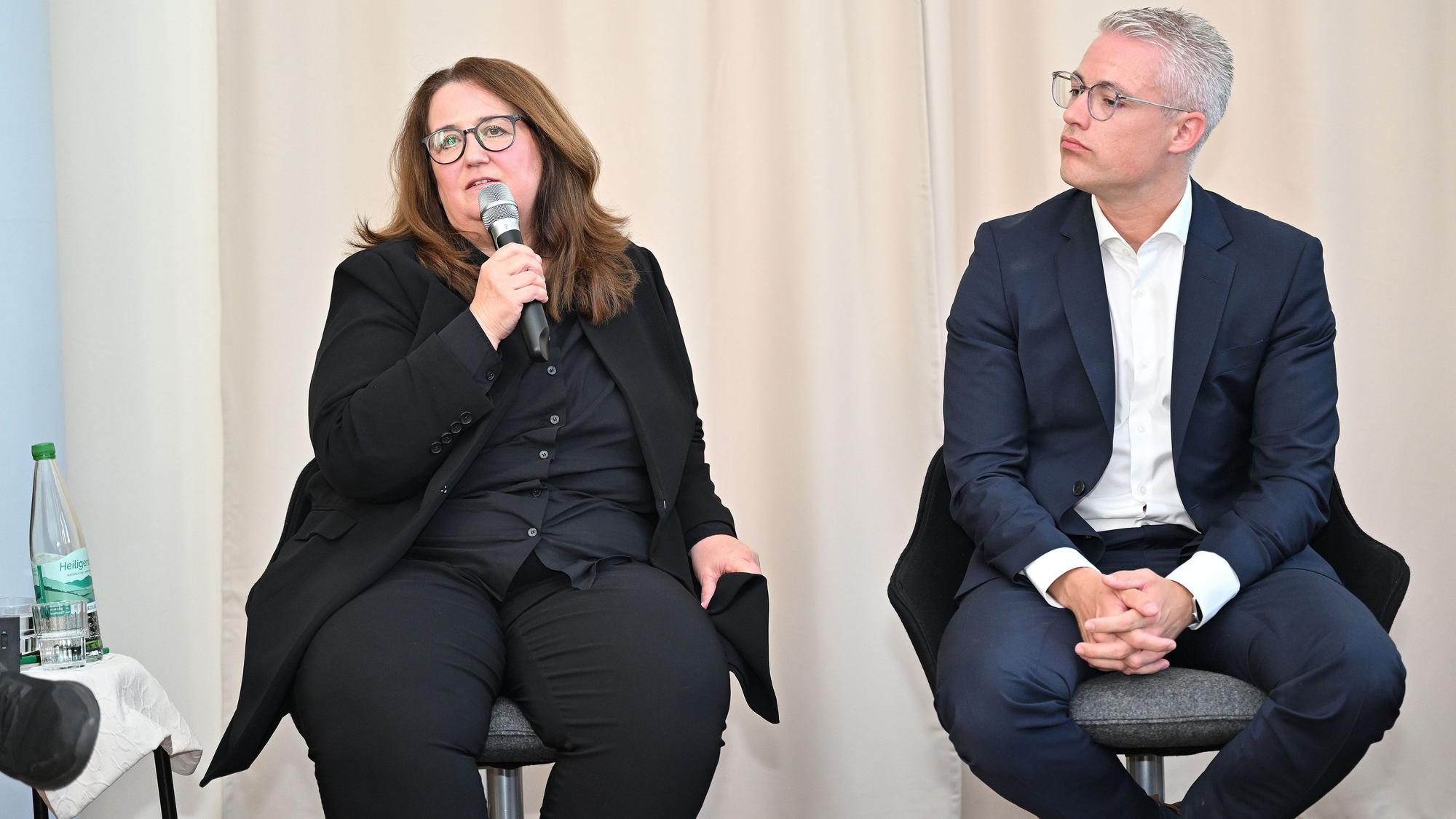 Podiumsdiskussion mit Bürgermeisterkandidaten im Wöllner-Stift.